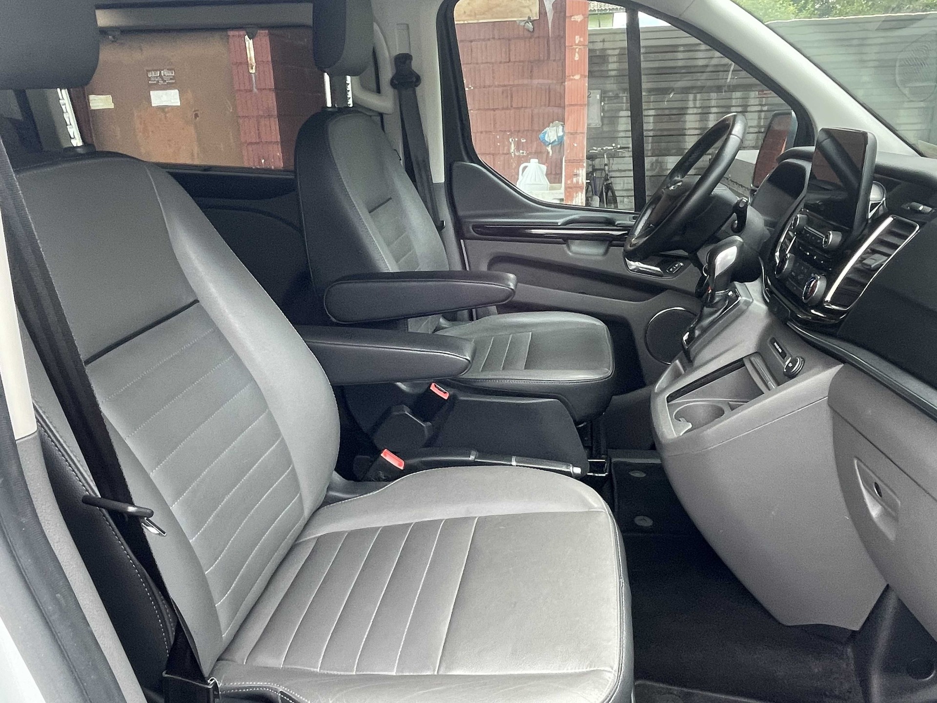 FORD Tourneo Custom Bus 310 L1 2.0 TDCi 170PS Titanium-image-20