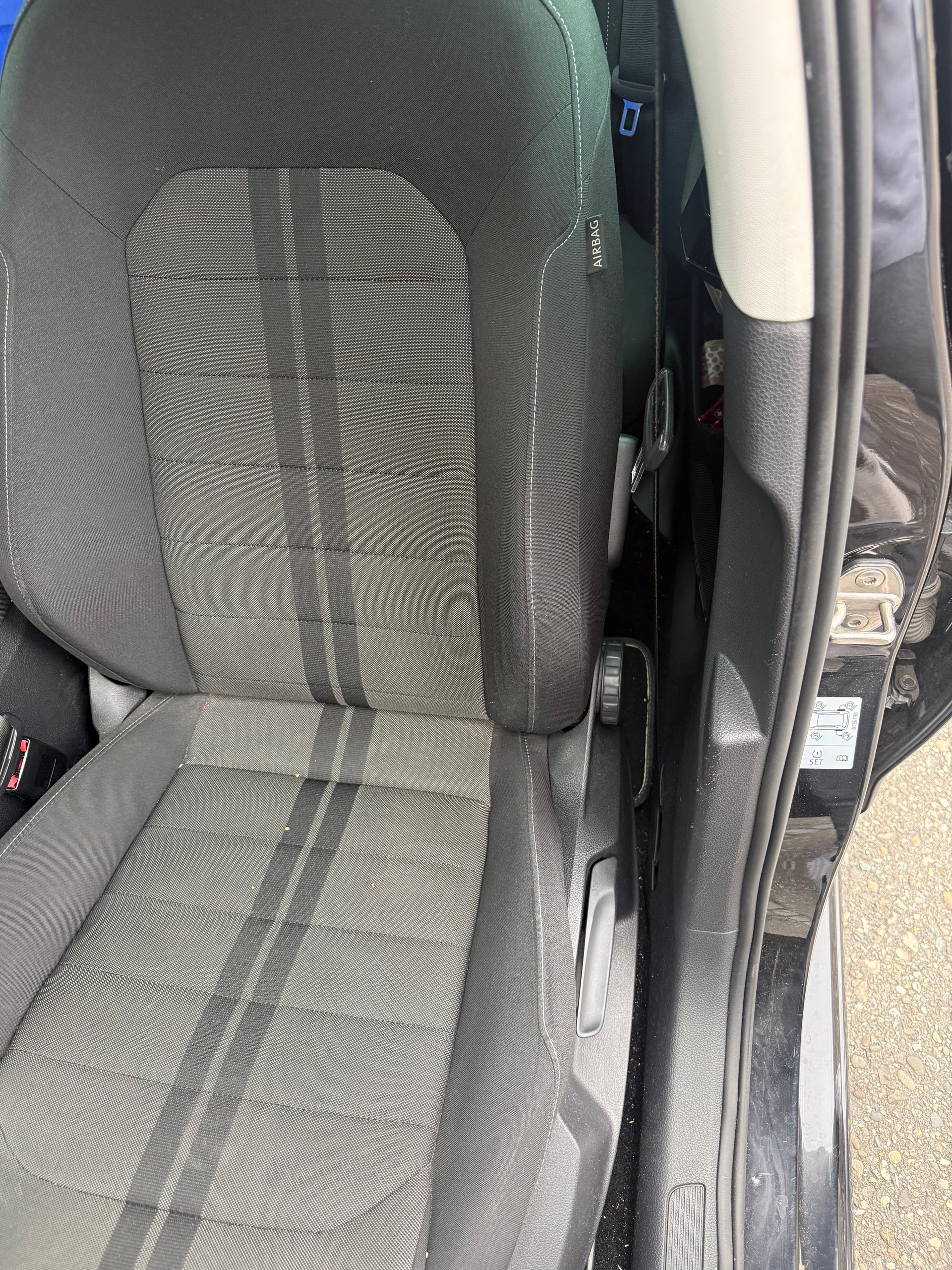 VW Golf 1.6 TDI R-Line Design DSG-image-6