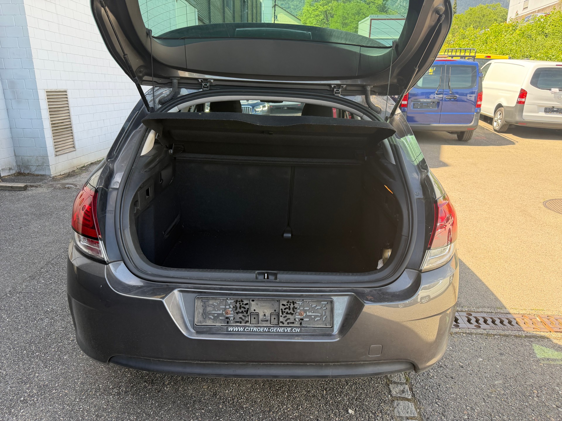 CITROEN C4 1.2 Pure Tech Feel ** Klimaanlage ** 06x Airbag ** B6b ** Letzte MFK 11.12.2024-image-10