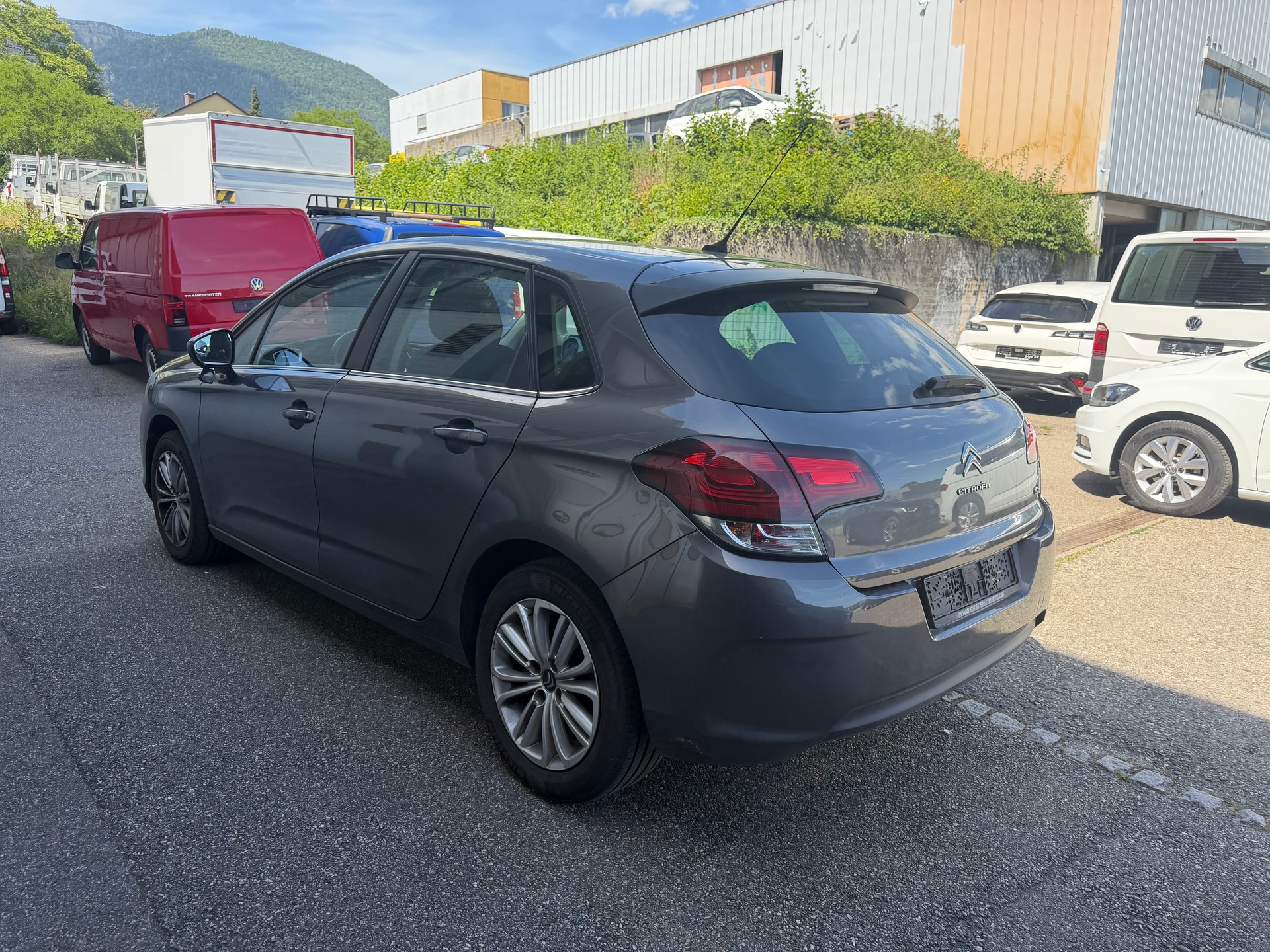 CITROEN C4 1.2 Pure Tech Feel ** Klimaanlage ** 06x Airbag ** B6b ** Letzte MFK 11.12.2024-image-9