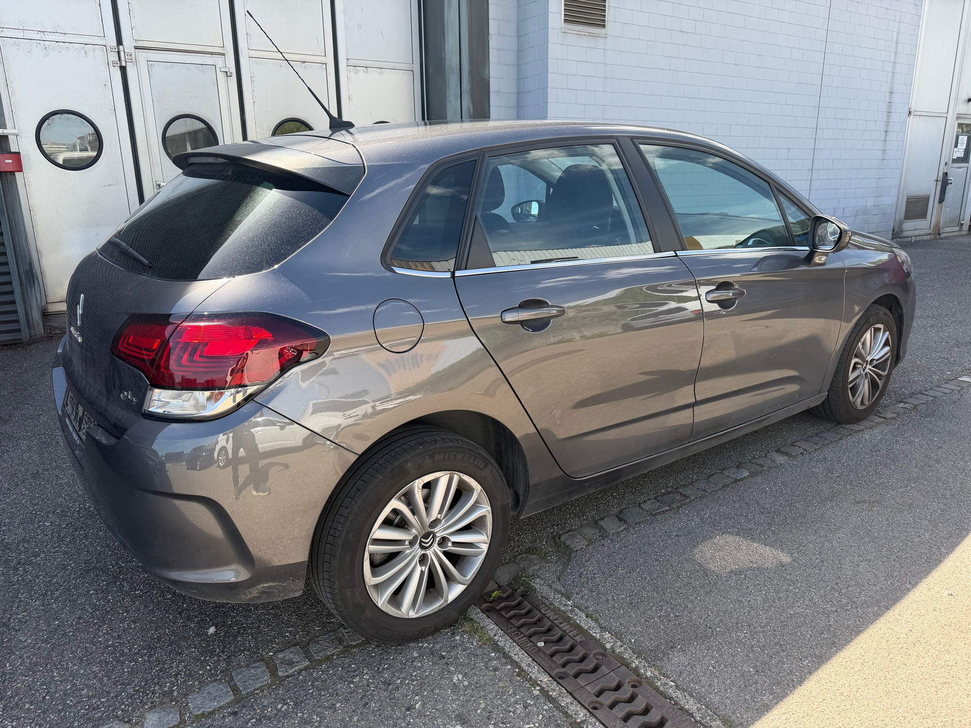 CITROEN C4 1.2 Pure Tech Feel ** Klimaanlage ** 06x Airbag ** B6b ** Letzte MFK 11.12.2024-image-4