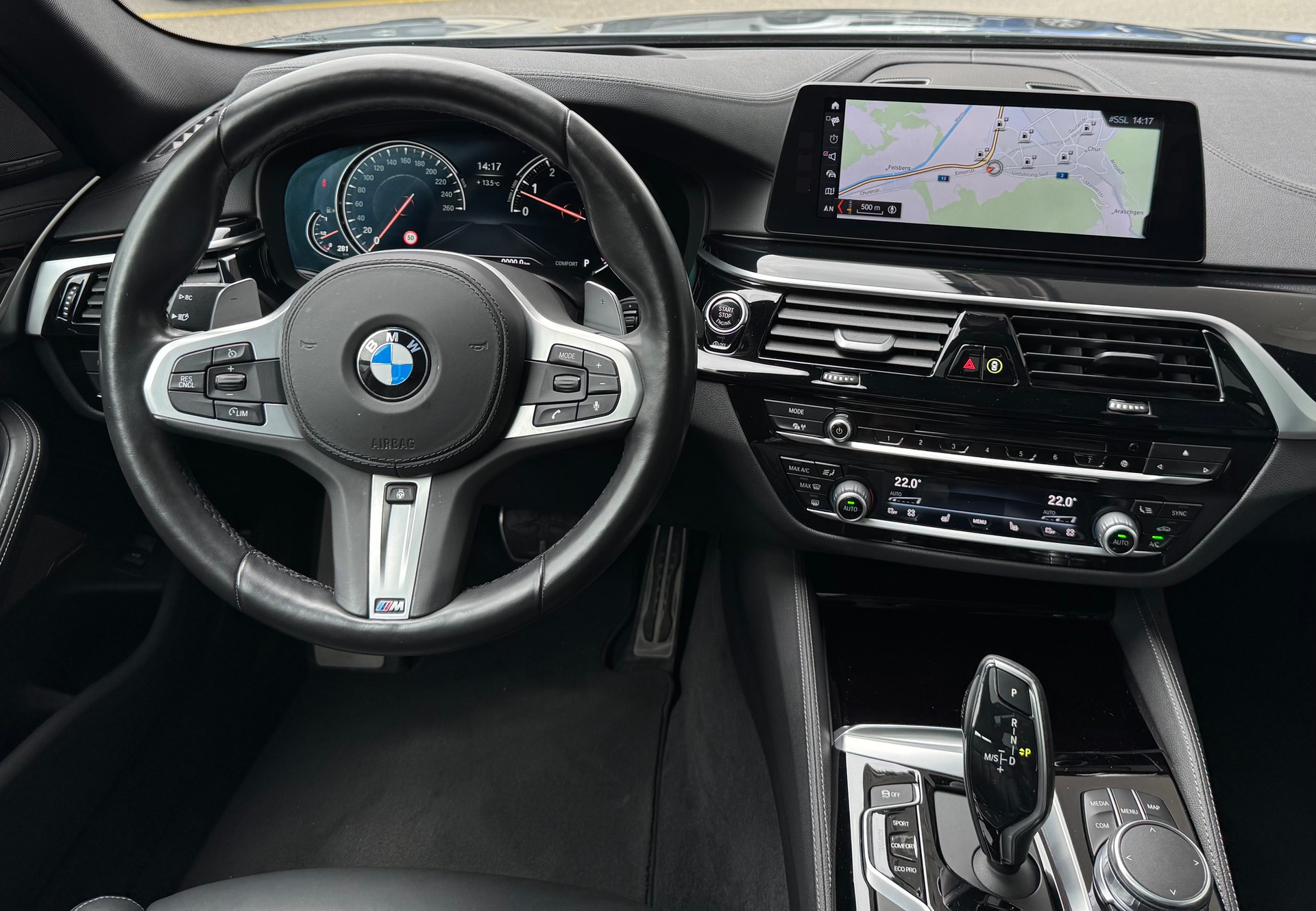 BMW 540i xDrive Touring M Sport Steptronic-image-14