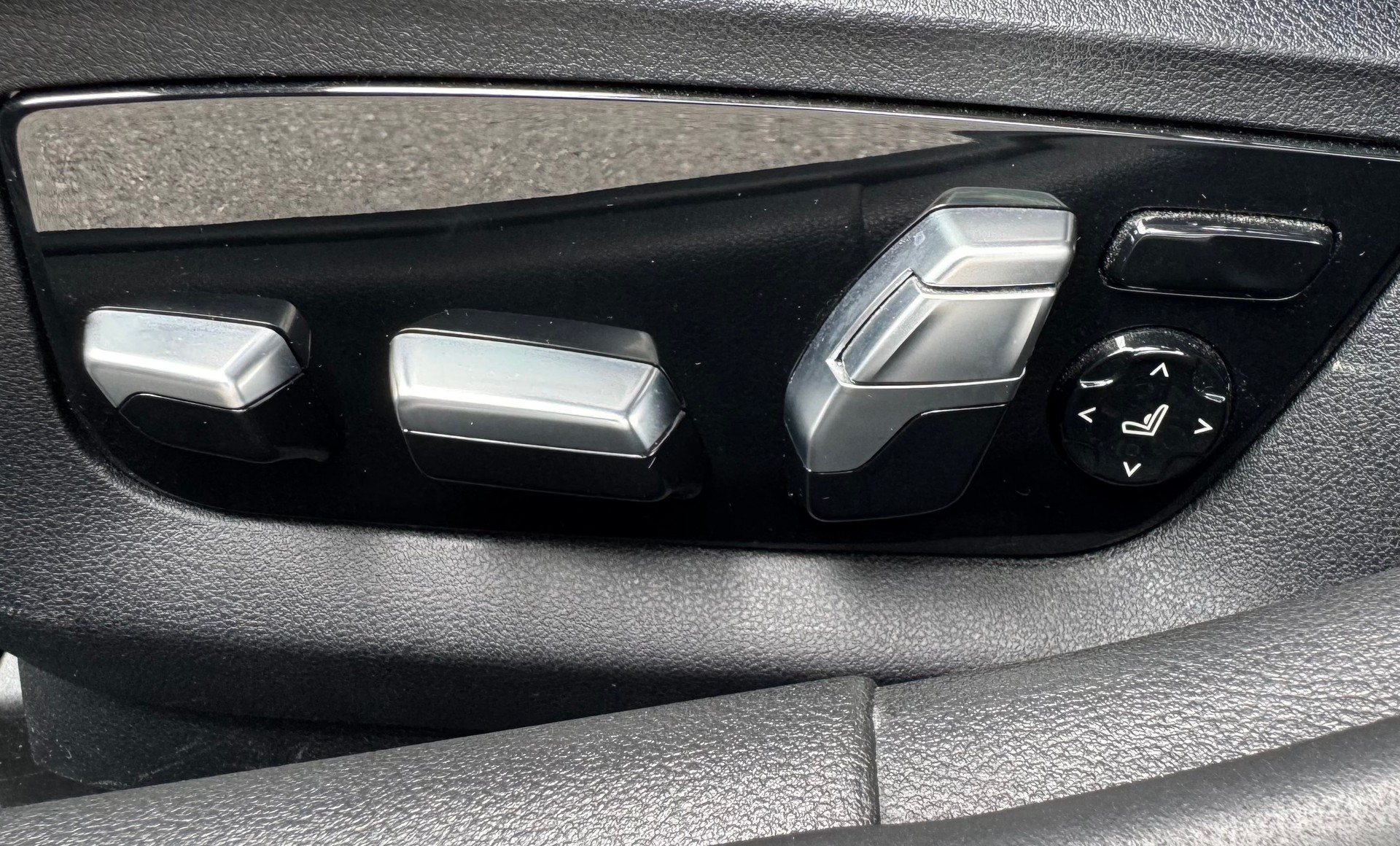 BMW 540i xDrive Touring M Sport Steptronic-image-9