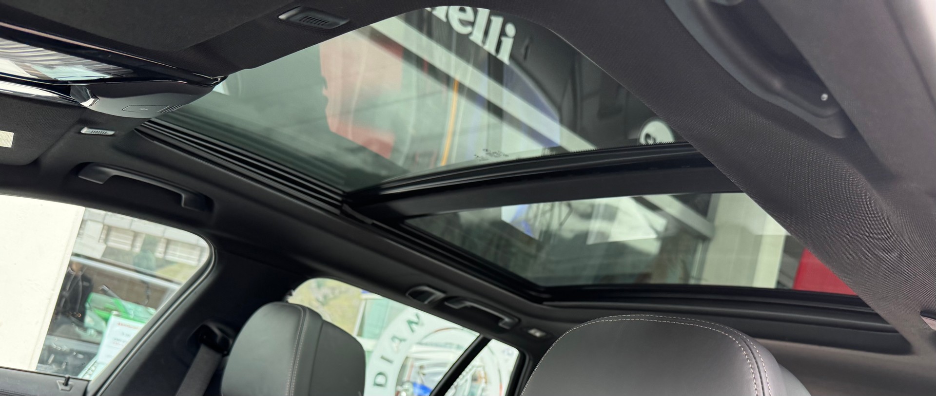 BMW 540i xDrive Touring M Sport Steptronic-image-10