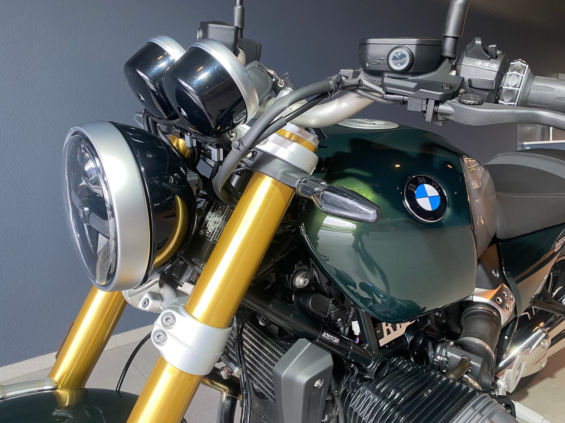 BMW R 12 nine T-showroom-element-2