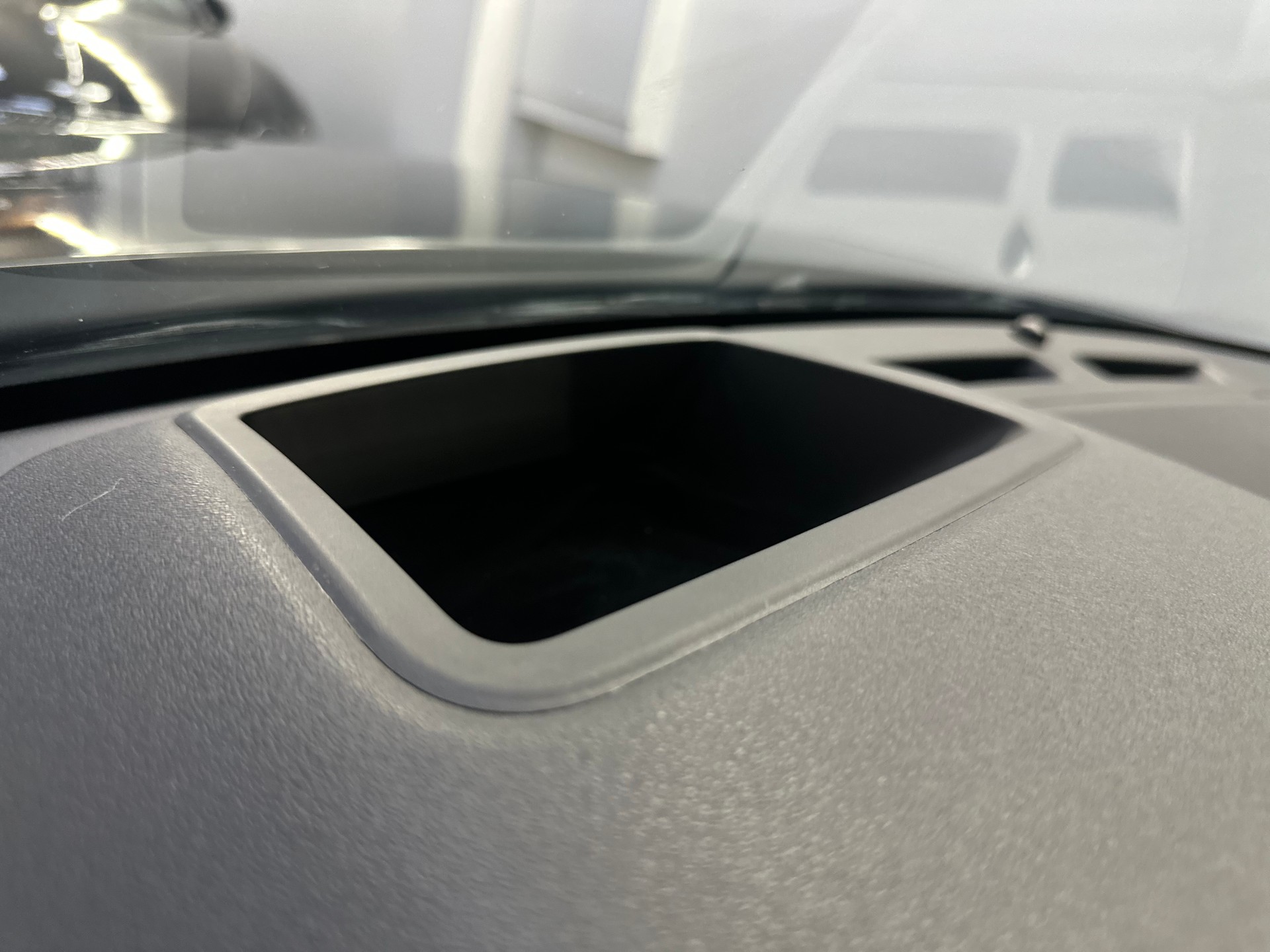 LAND ROVER Range Rover Velar P 300 SE Automatic-image-17