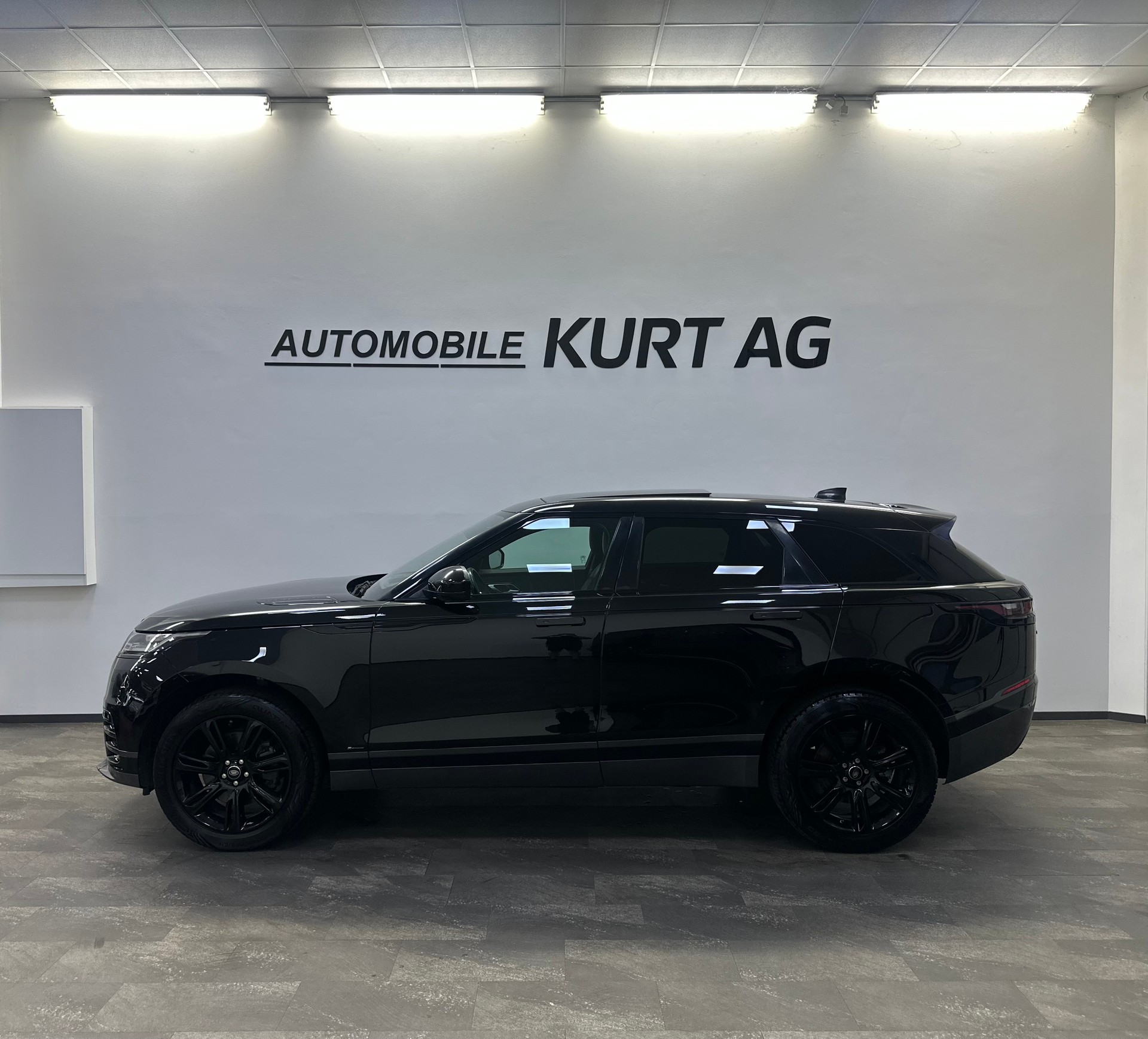 LAND ROVER Range Rover Velar P 300 SE Automatic-image-2