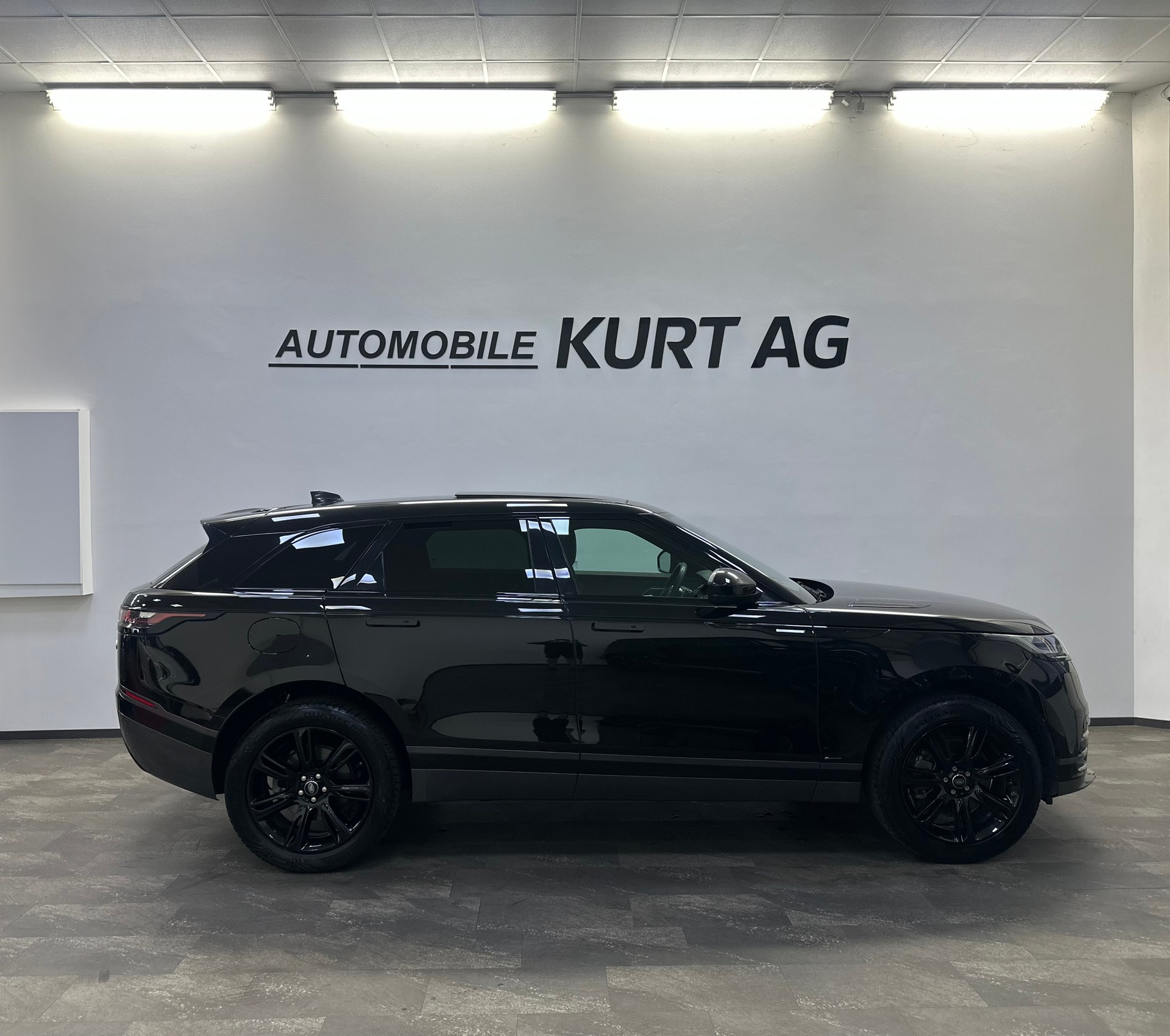 LAND ROVER Range Rover Velar P 300 SE Automatic-image-4