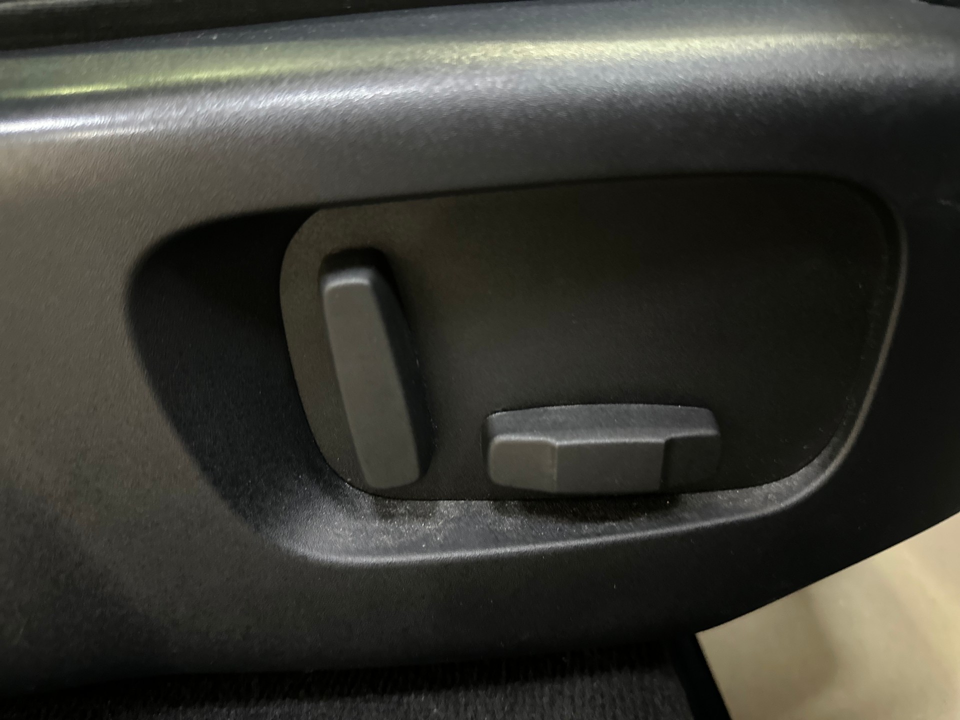LAND ROVER Range Rover Velar P 300 SE Automatic-image-11