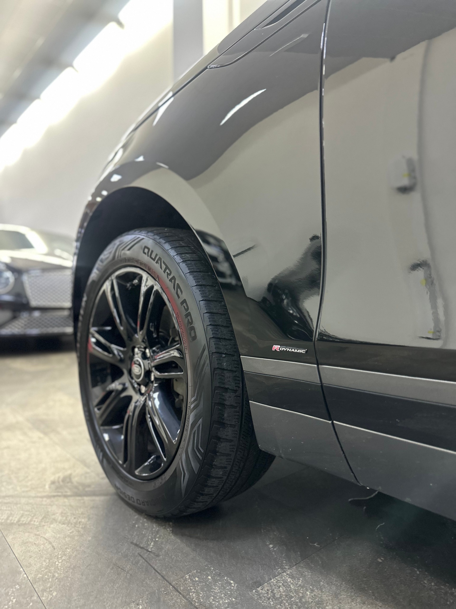 LAND ROVER Range Rover Velar P 300 SE Automatic-image-7
