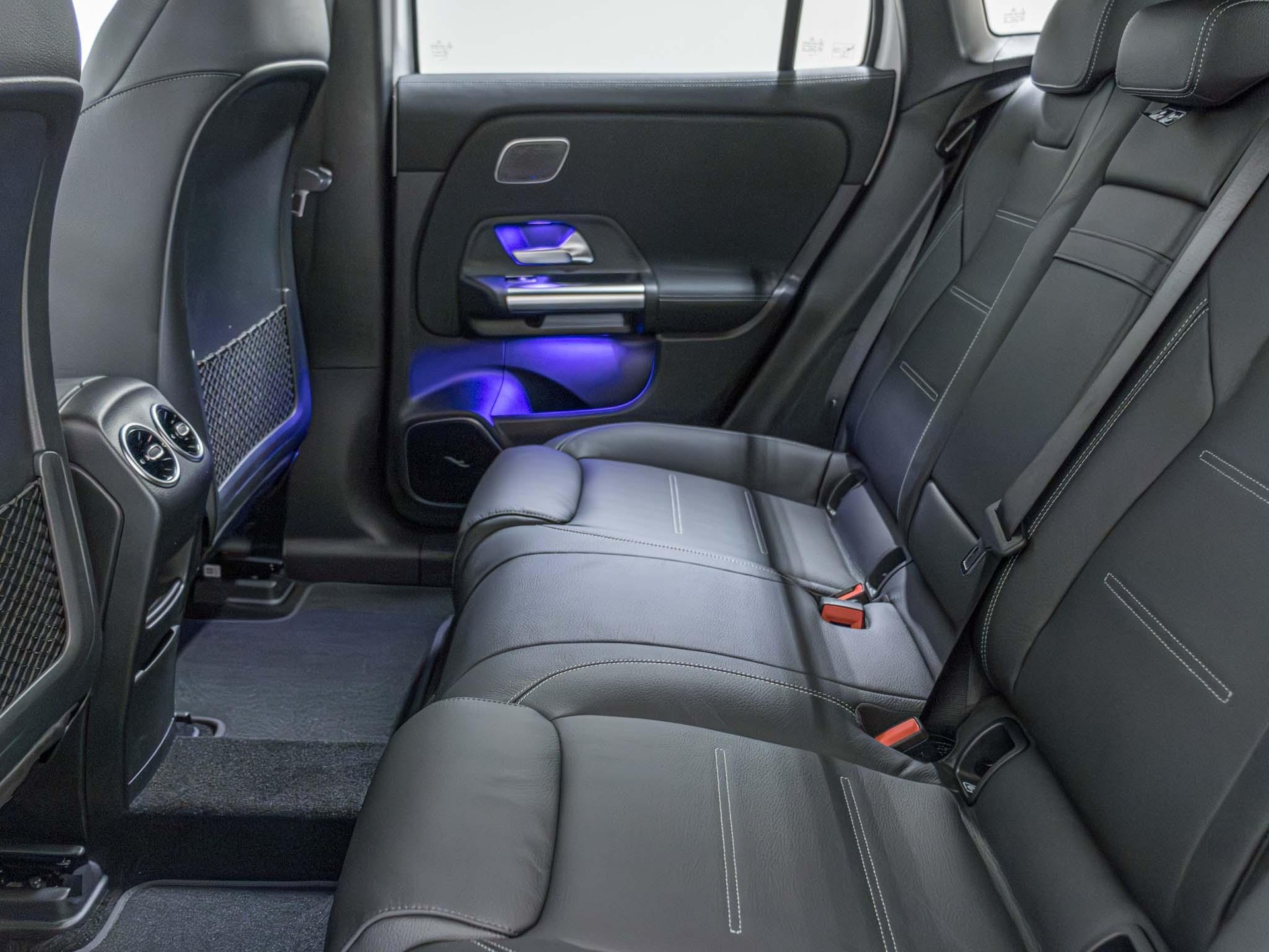 MERCEDES-BENZ EQA 350 4MATIC-image-7