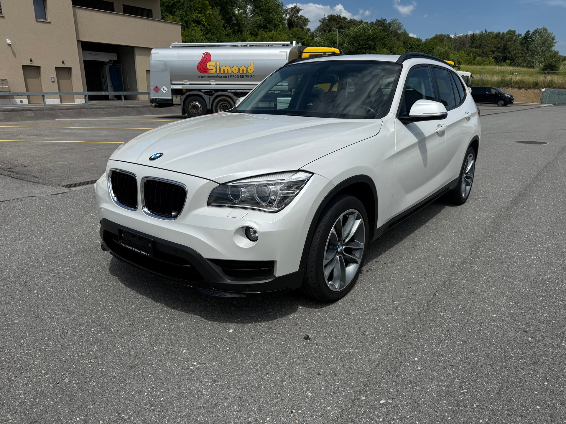 BMW X1 xDrive 18d Sport Line Steptronic (1er mains)-image-0