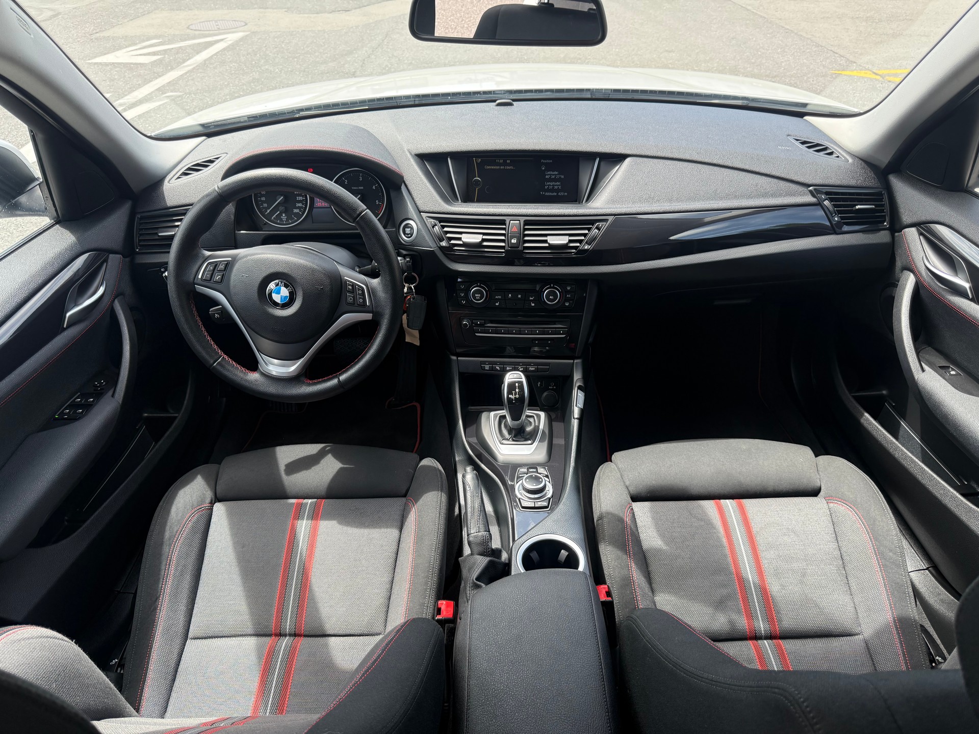 BMW X1 xDrive 18d Sport Line Steptronic (1er mains)-image-5