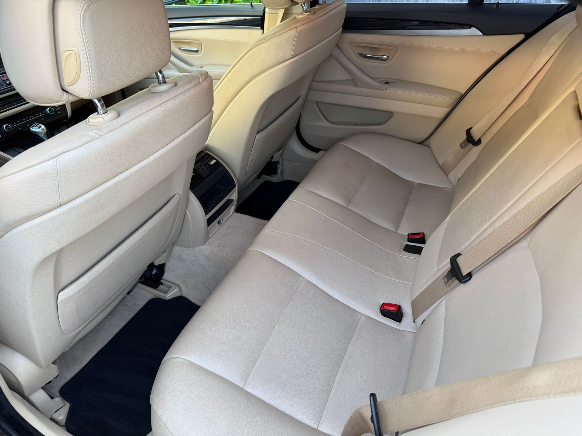 BMW 520d Efficient-Dynamics Edition-image-11