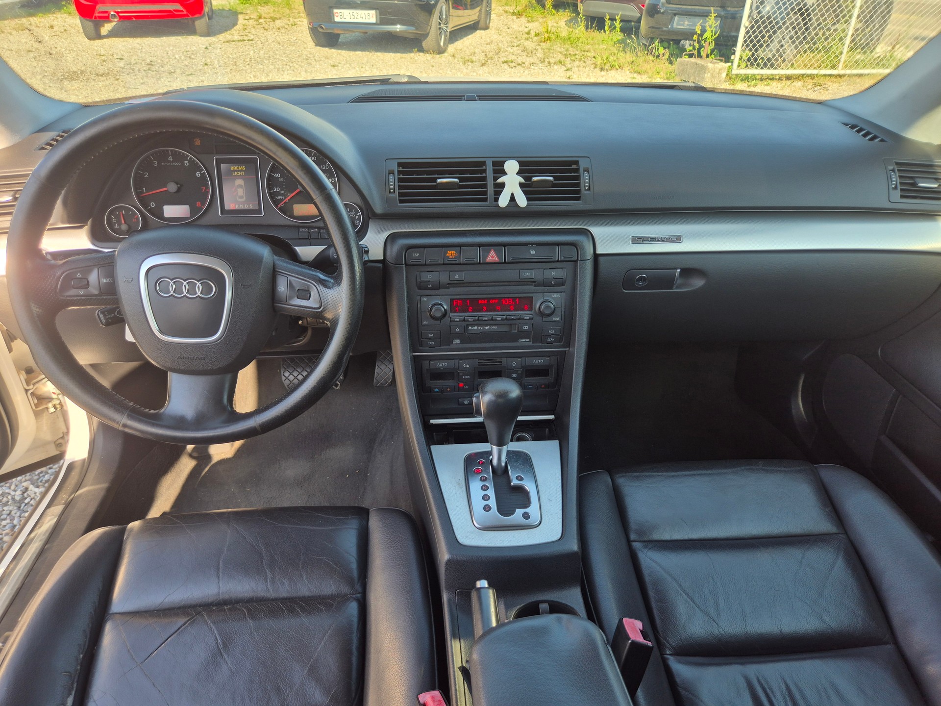 AUDI A4-image-8