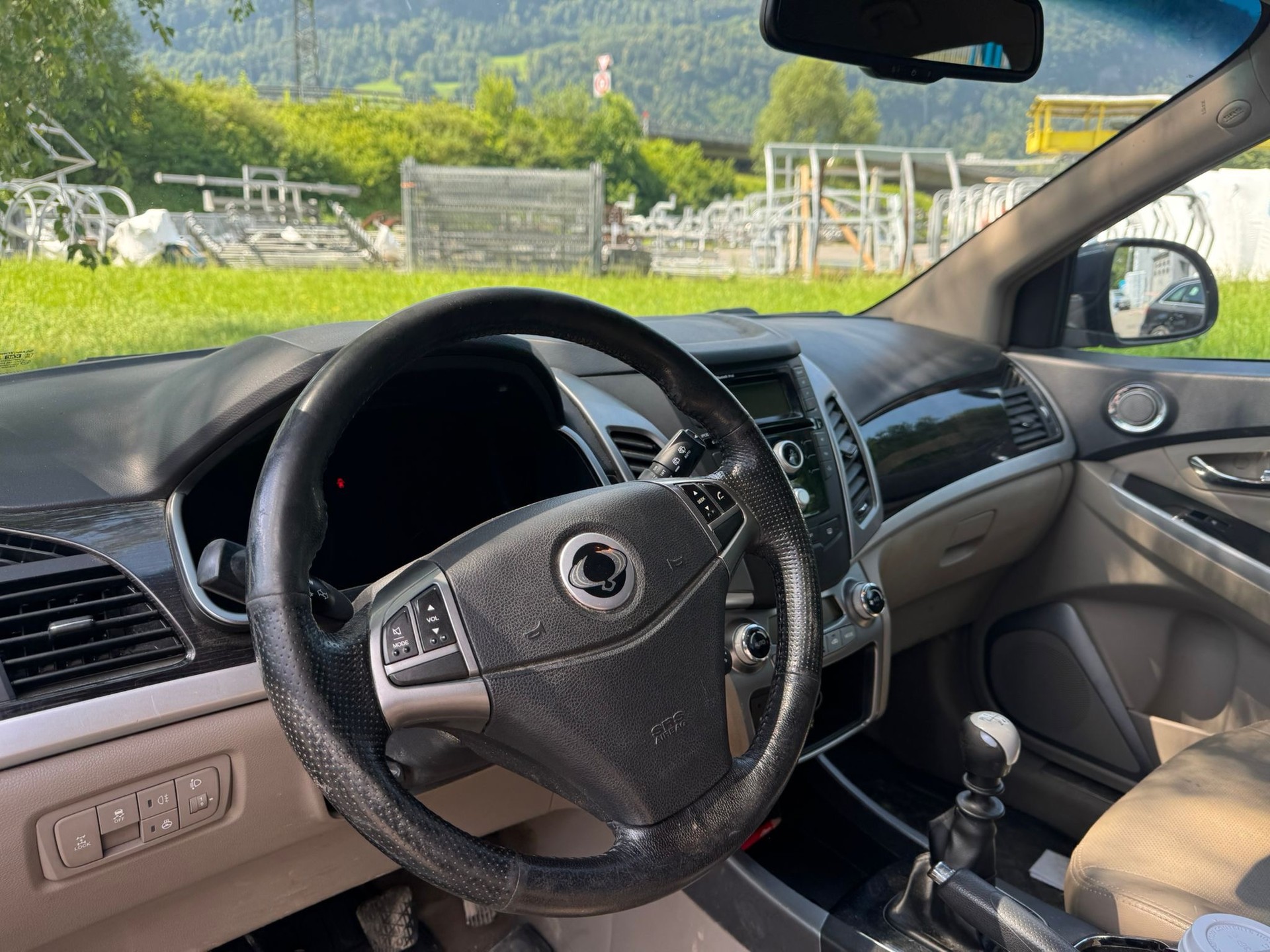 KGM-SsangYong Korando 2.0 e-XDI Quartz 4WD-image-14