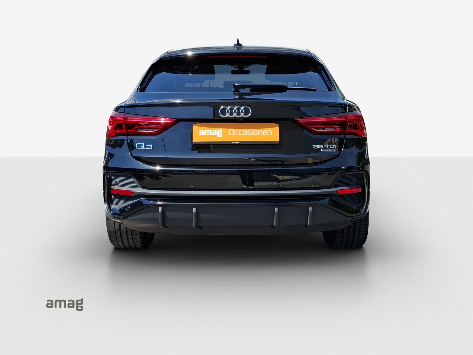 AUDI Q3 Sportback 35 TDI S line quattro S-tronic-image-3