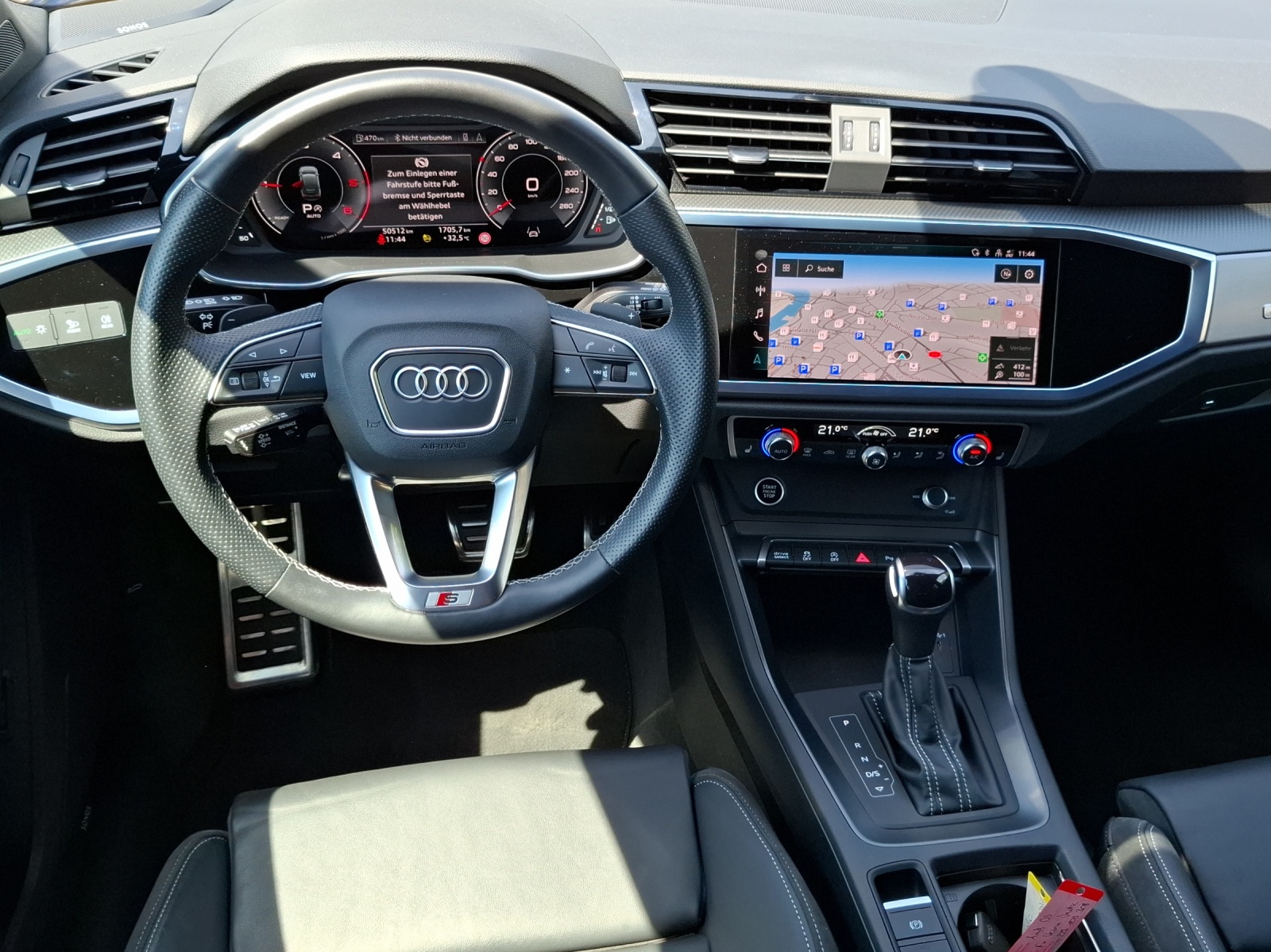 AUDI Q3 Sportback 35 TDI S line quattro S-tronic-image-8