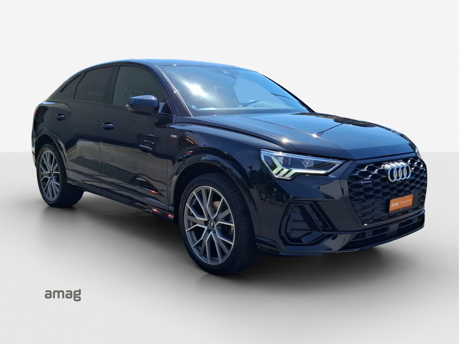 AUDI Q3 Sportback 35 TDI S line quattro S-tronic-image-5