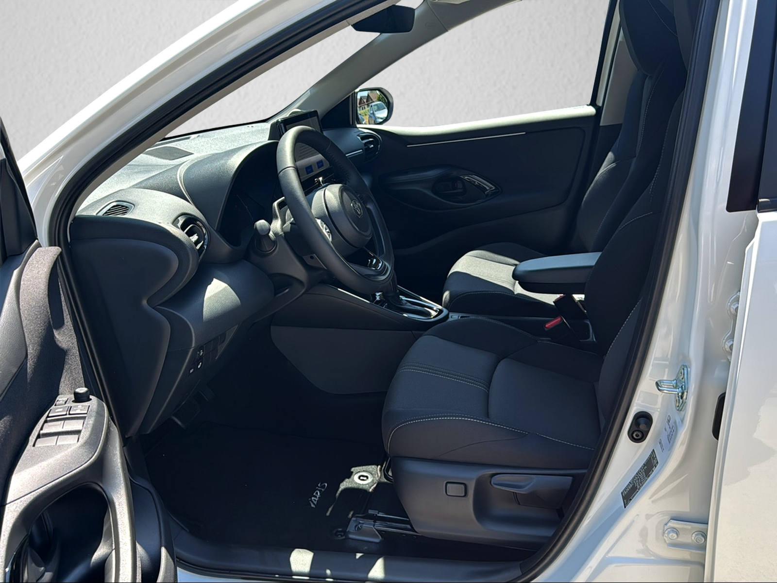 TOYOTA Yaris 1.5 VVT-i HSD Trend-image-7