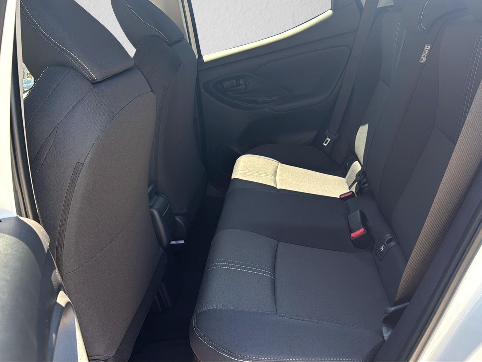 TOYOTA Yaris 1.5 VVT-i HSD Trend-image-6