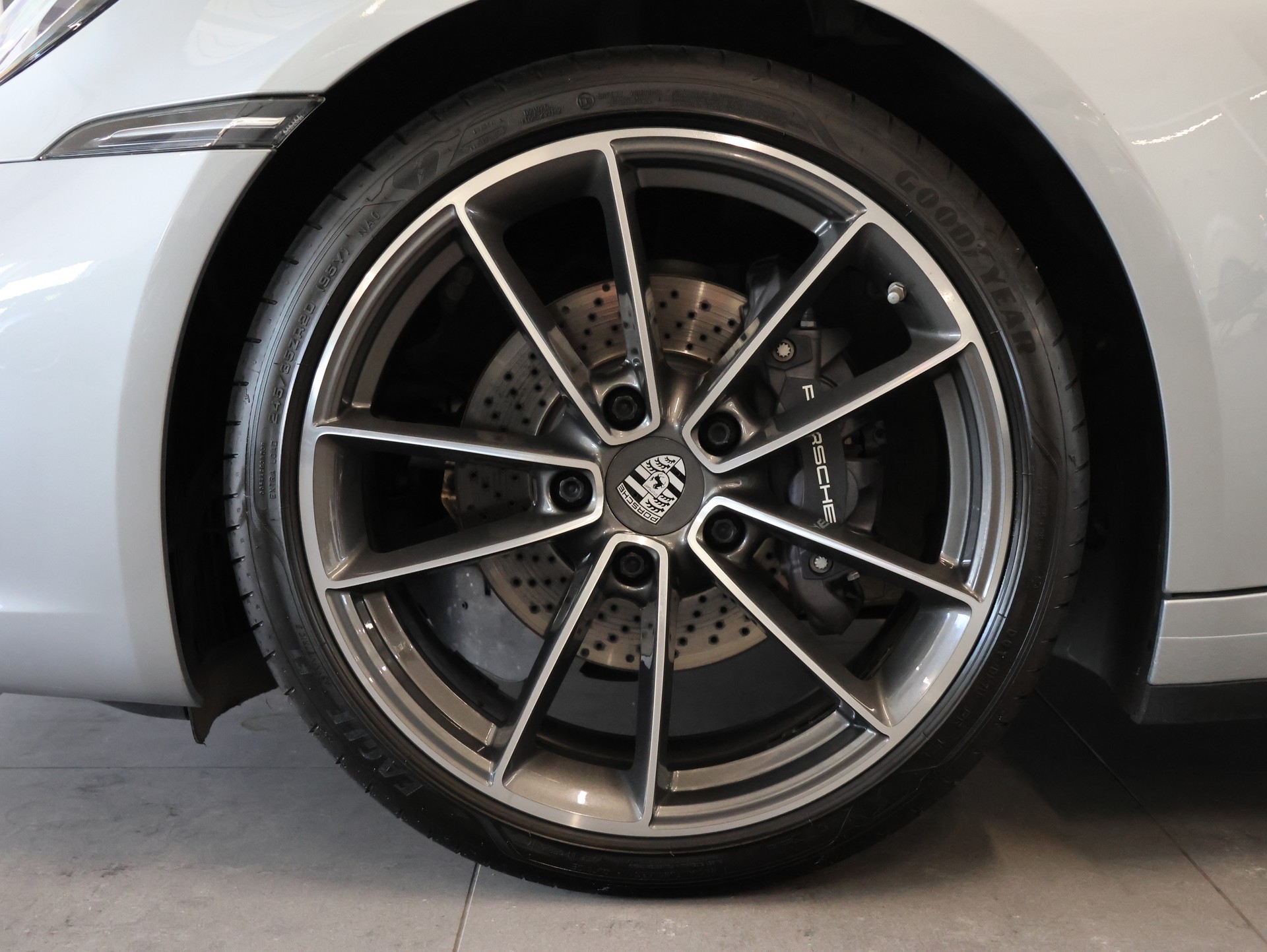 PORSCHE 911 Targa 4 PDK *Bose* *360 Kamera*-image-13