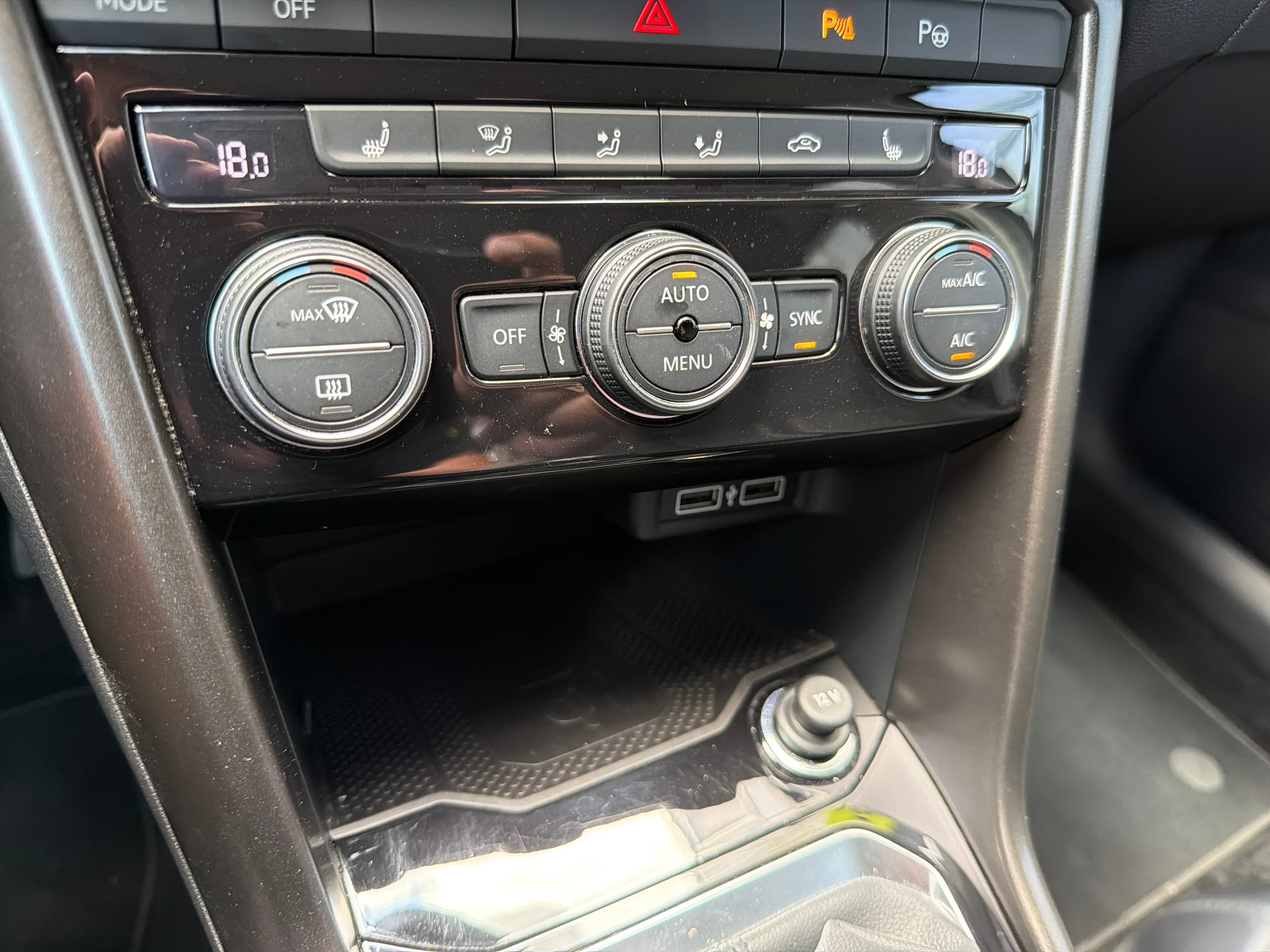 VW T-Roc 1.5 TSI EVO Advance-image-13
