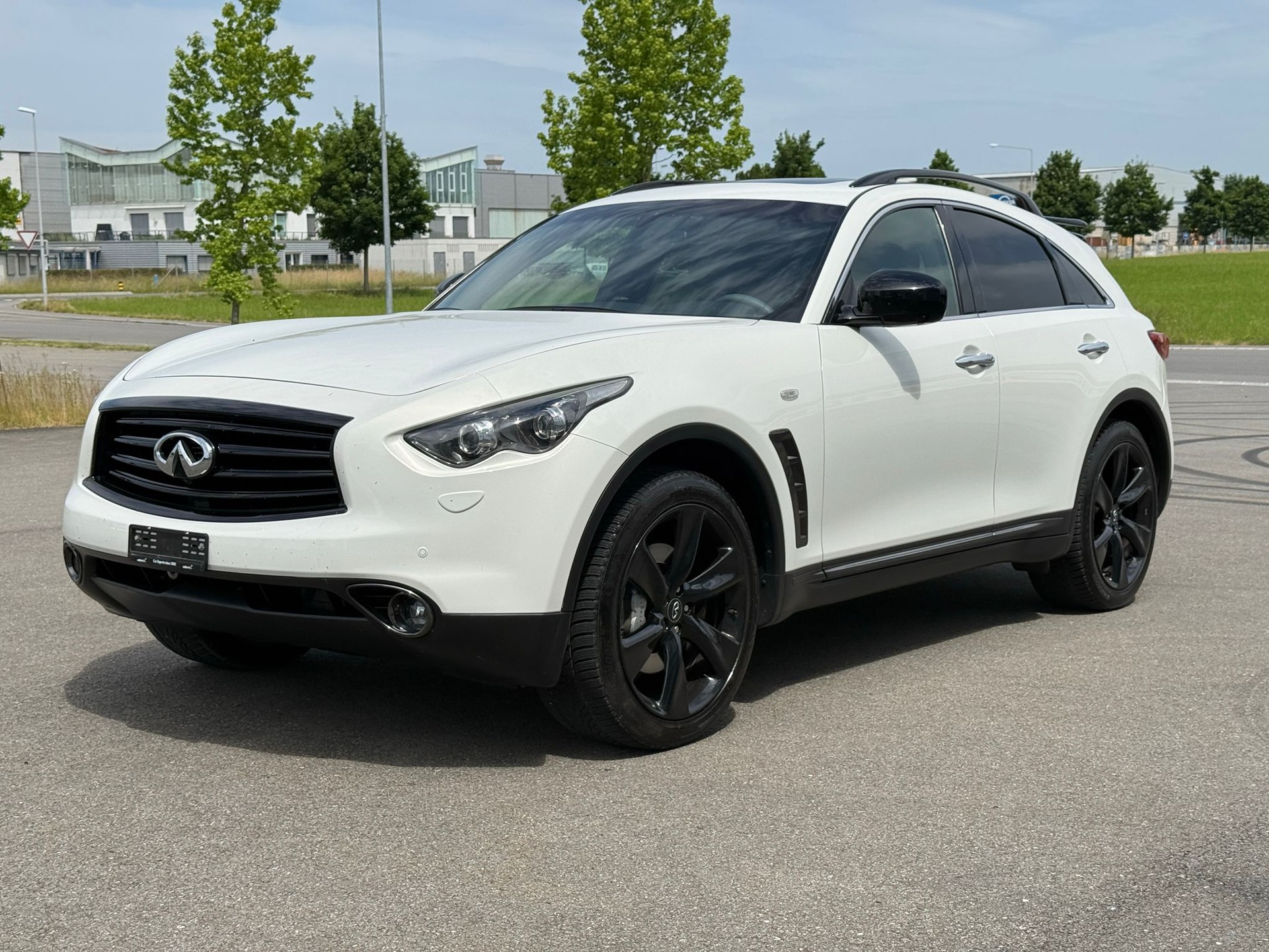 INFINITI QX70 3.7 Ultimate AWD Automatic-image-0