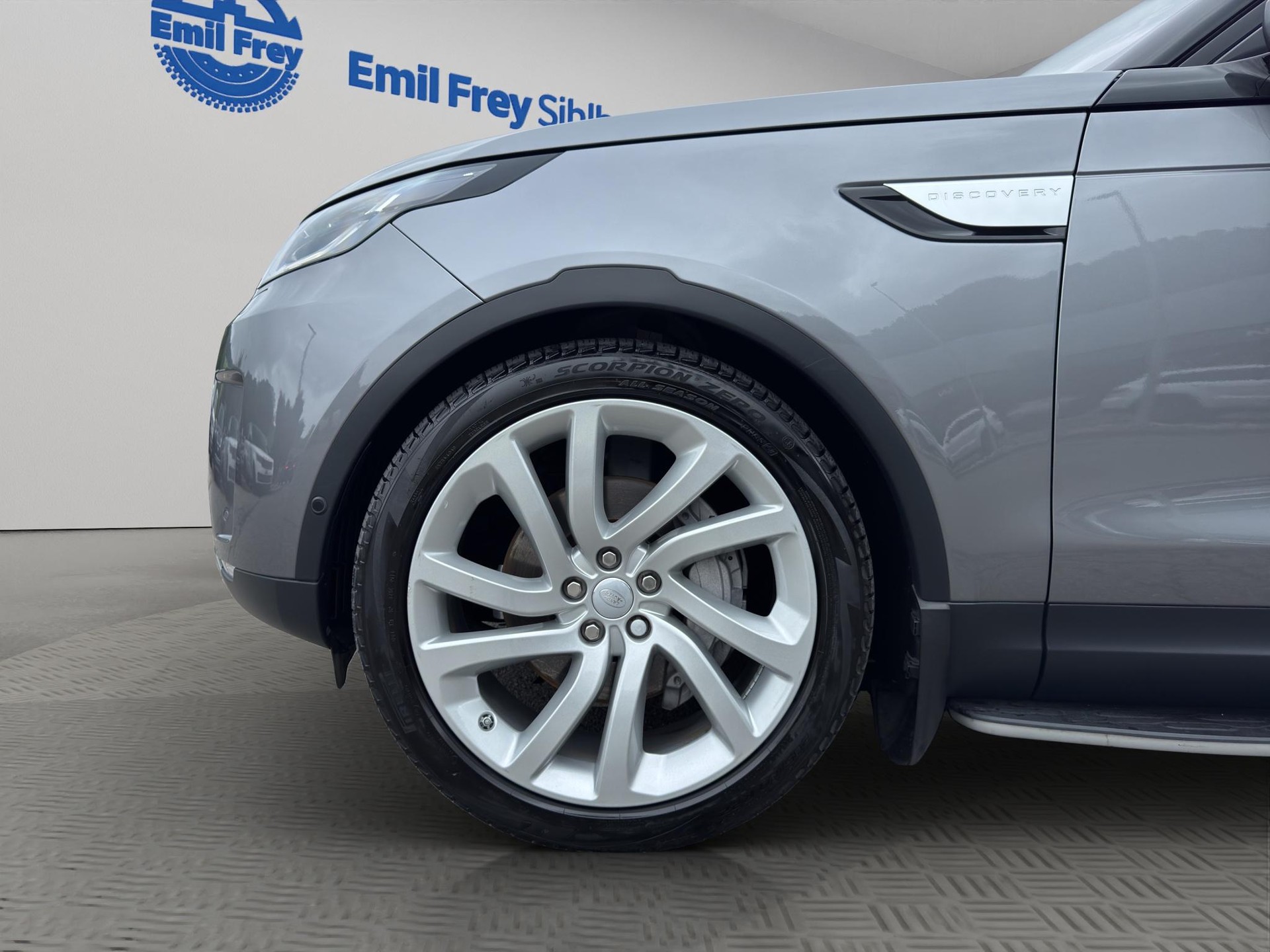 LAND ROVER Discovery 3.0 SDV6 HSE Luxury-image-5