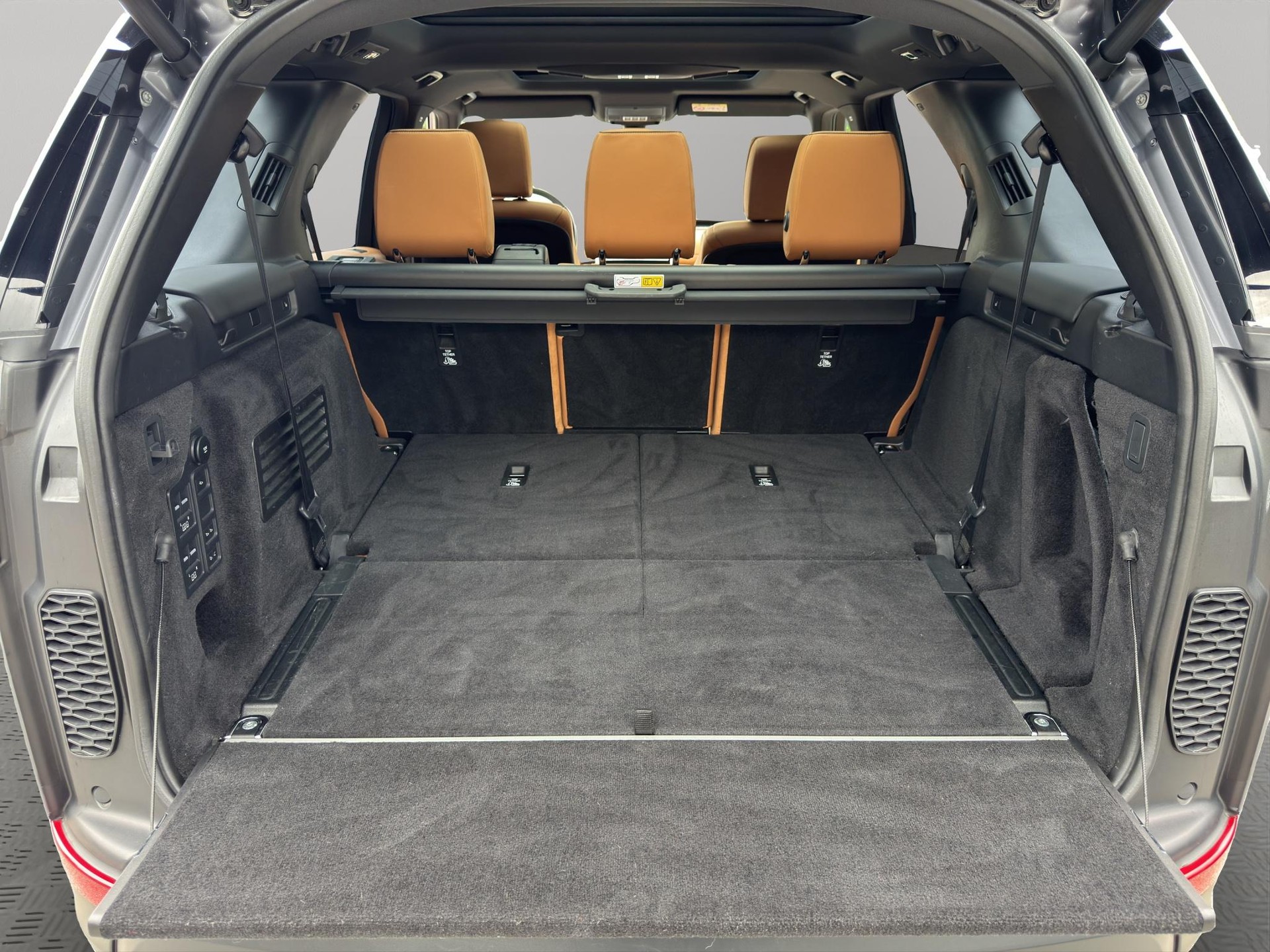 LAND ROVER Discovery 3.0 SDV6 HSE Luxury-image-11