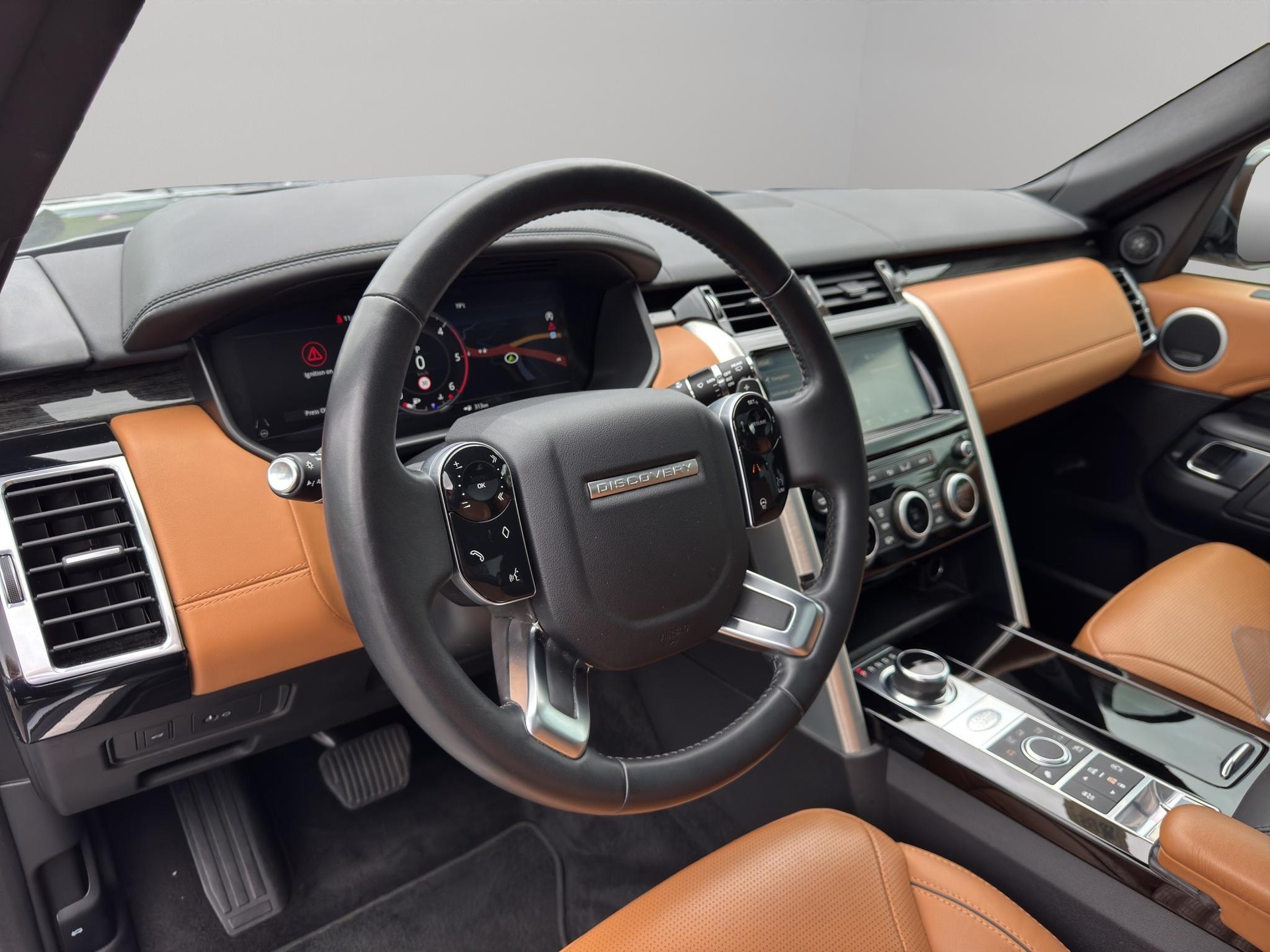 LAND ROVER Discovery 3.0 SDV6 HSE Luxury-image-13