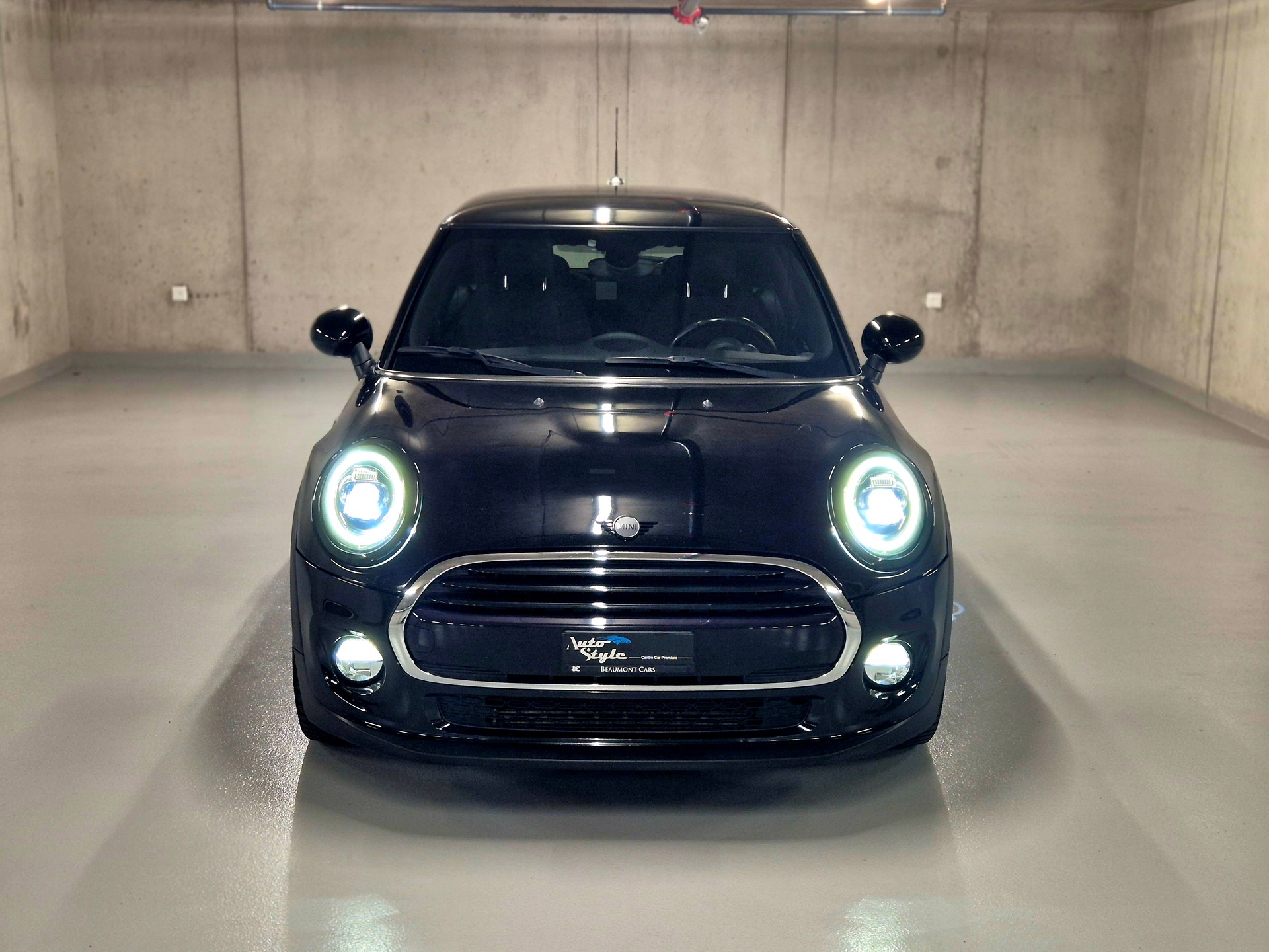 MINI Cooper Blackyard-image-1