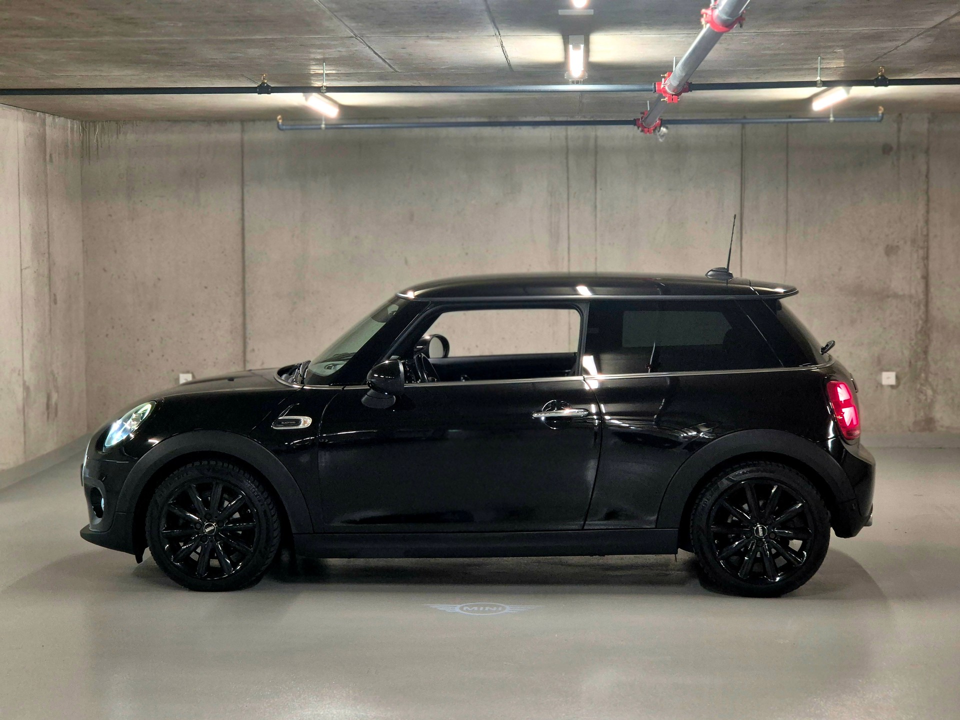 MINI Cooper Blackyard-image-3