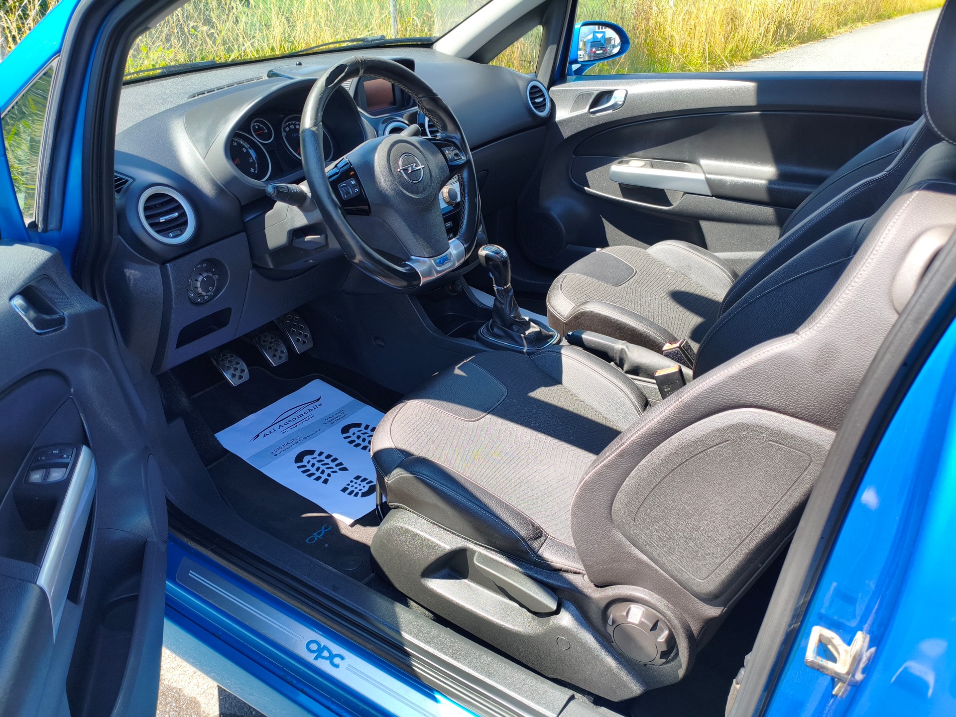 OPEL Corsa 1.6 Turbo OPC-image-12