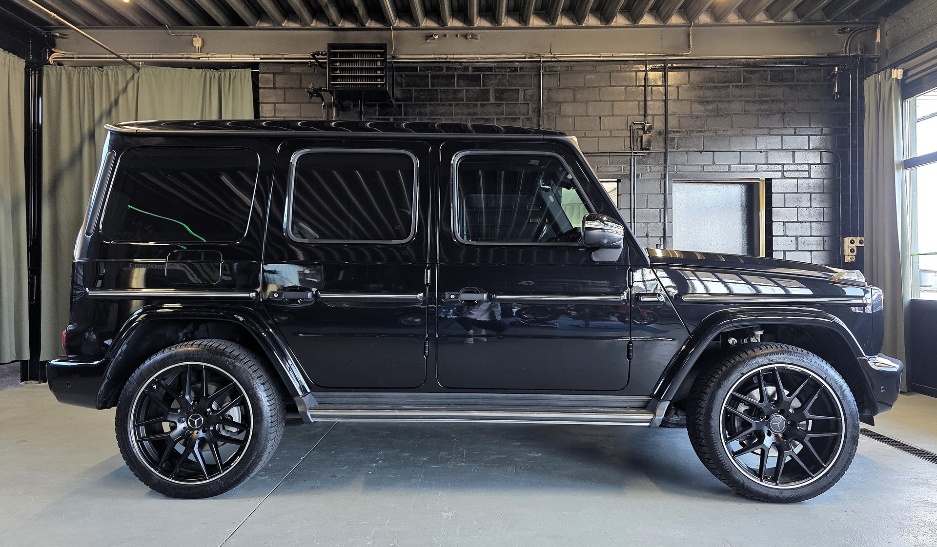 MERCEDES-BENZ G 400 d AMG Line 9G-Tronic-image-1