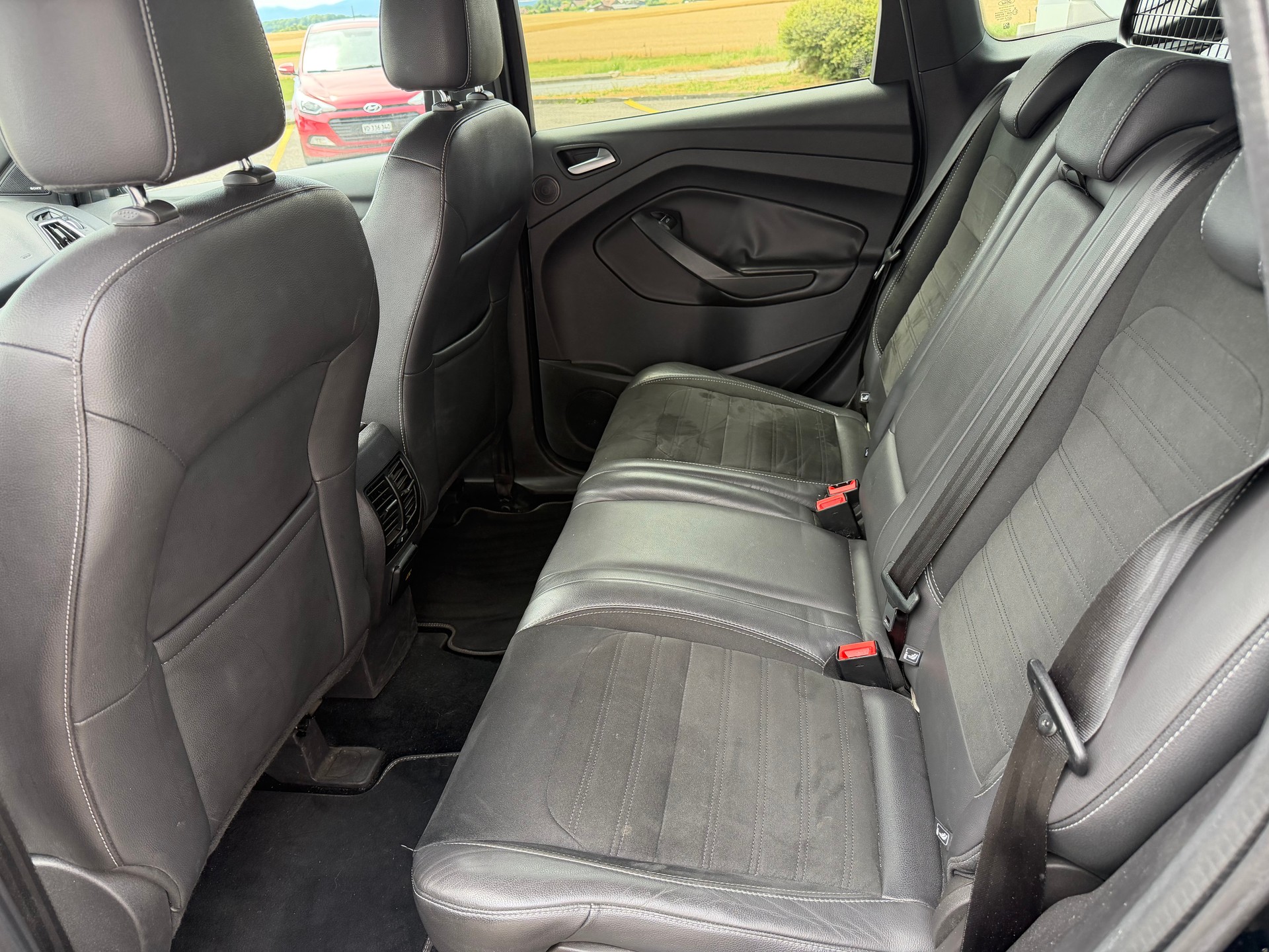 FORD Kuga 2.0 TDCi ST Line 4WD PowerShift-image-6