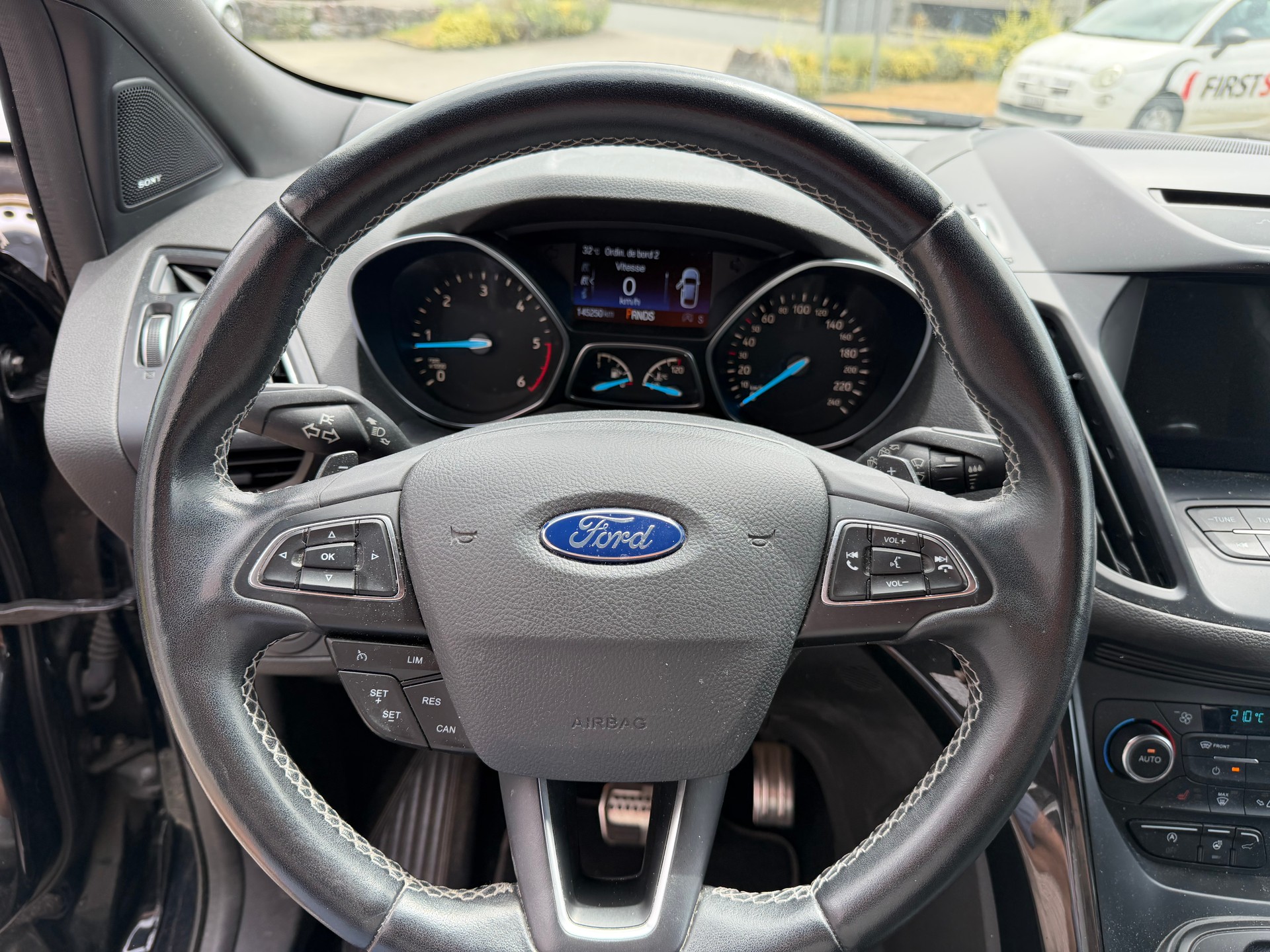 FORD Kuga 2.0 TDCi ST Line 4WD PowerShift-image-11