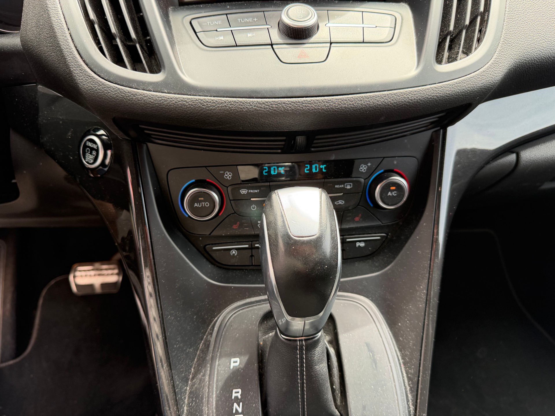 FORD Kuga 2.0 TDCi ST Line 4WD PowerShift-image-9