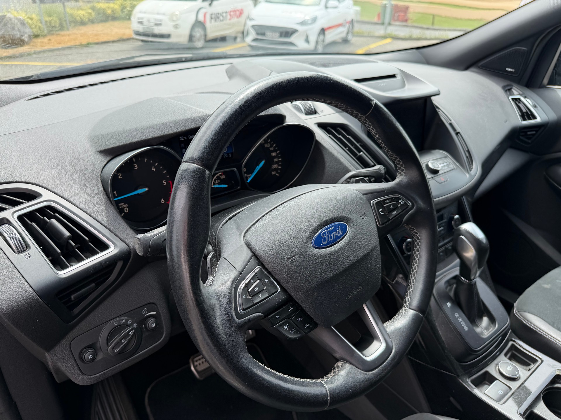 FORD Kuga 2.0 TDCi ST Line 4WD PowerShift-image-7