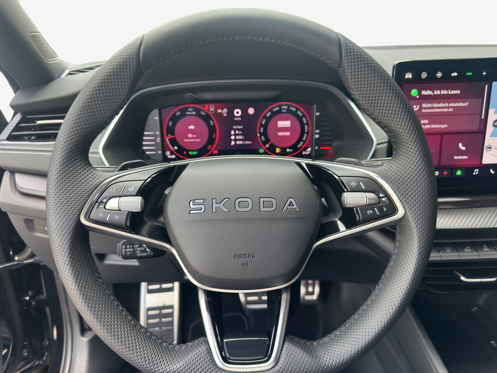 SKODA Octavia Combi 1.5 TSI mHEV DSG Sport Line-image-9