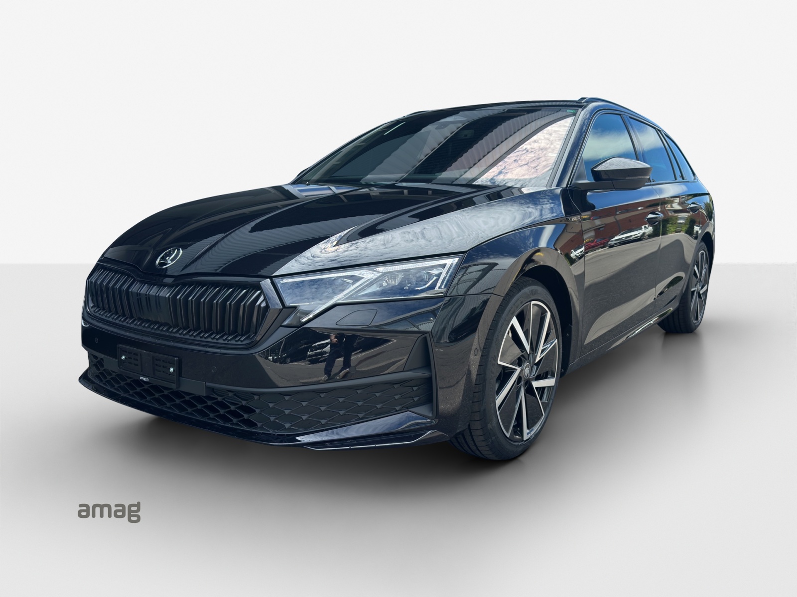 SKODA Octavia Combi 1.5 TSI mHEV DSG Sport Line-image-0