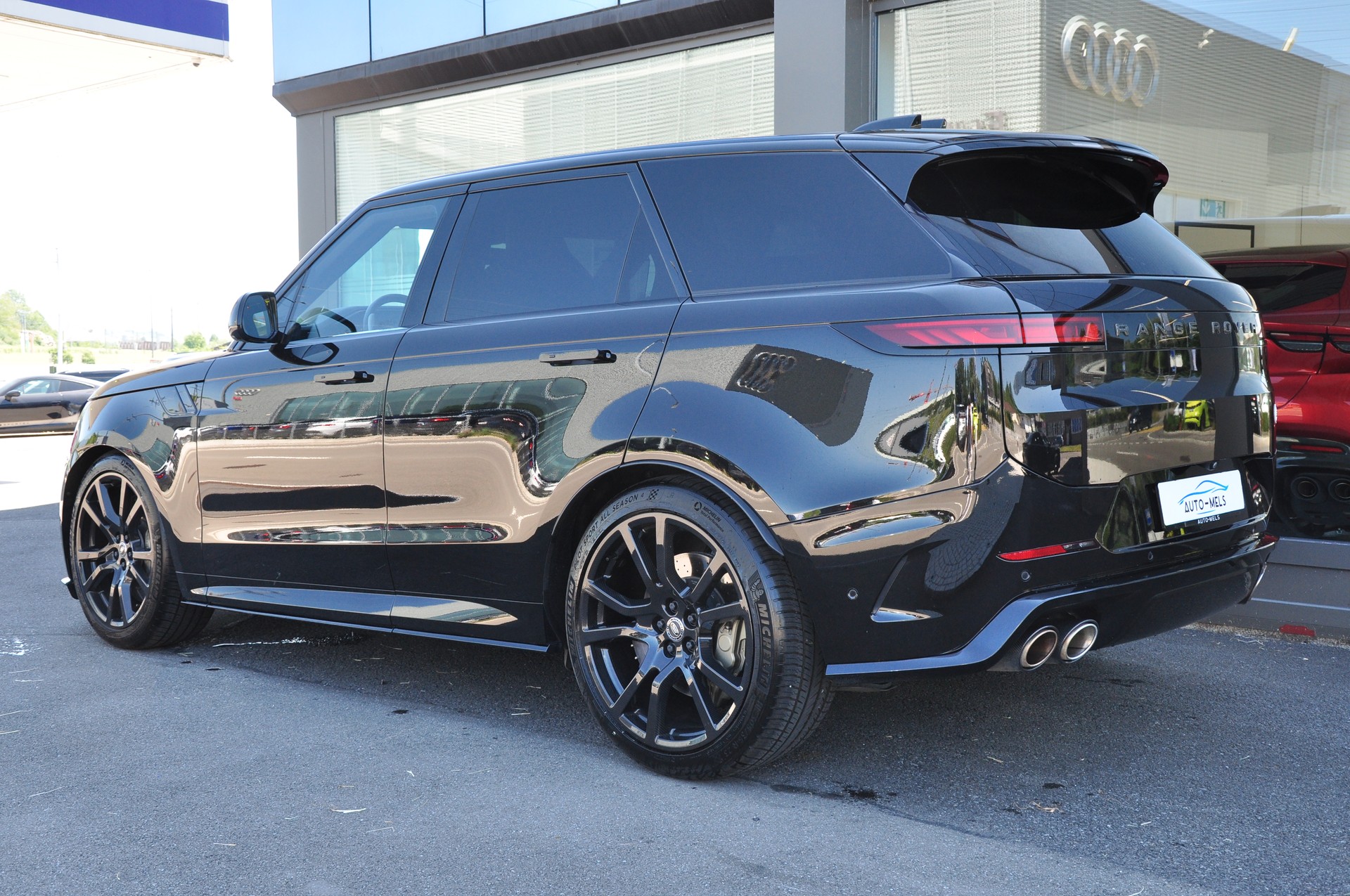 LAND ROVER Range Rover Sport P635 4.4 V8 SV Edition One-image-6