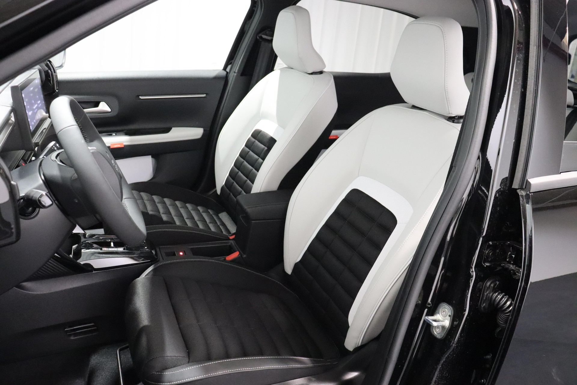 CITROEN e-C3 Aircross long range Plus-showroom-element-3