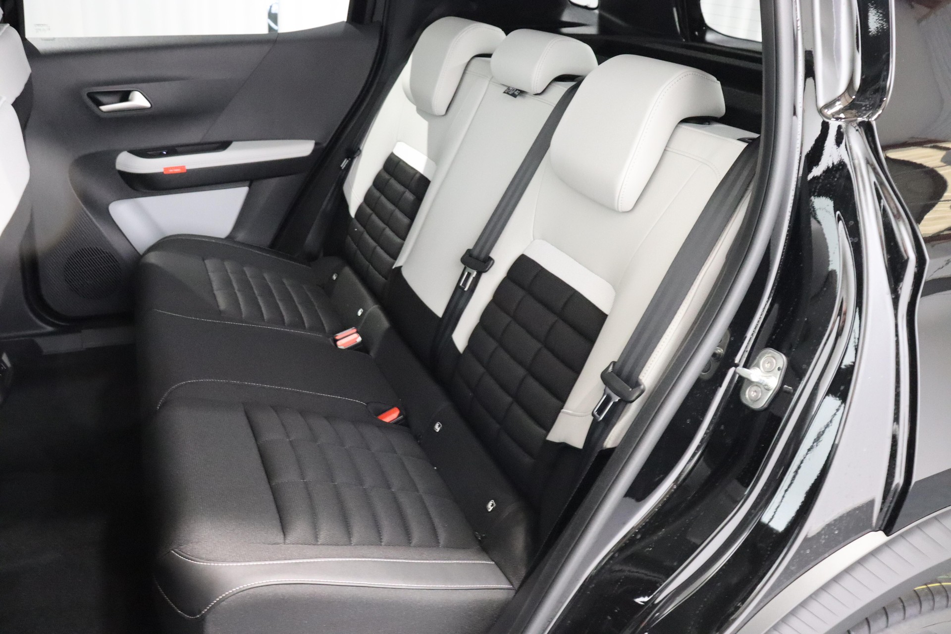 CITROEN e-C3 Aircross long range Plus-image-4