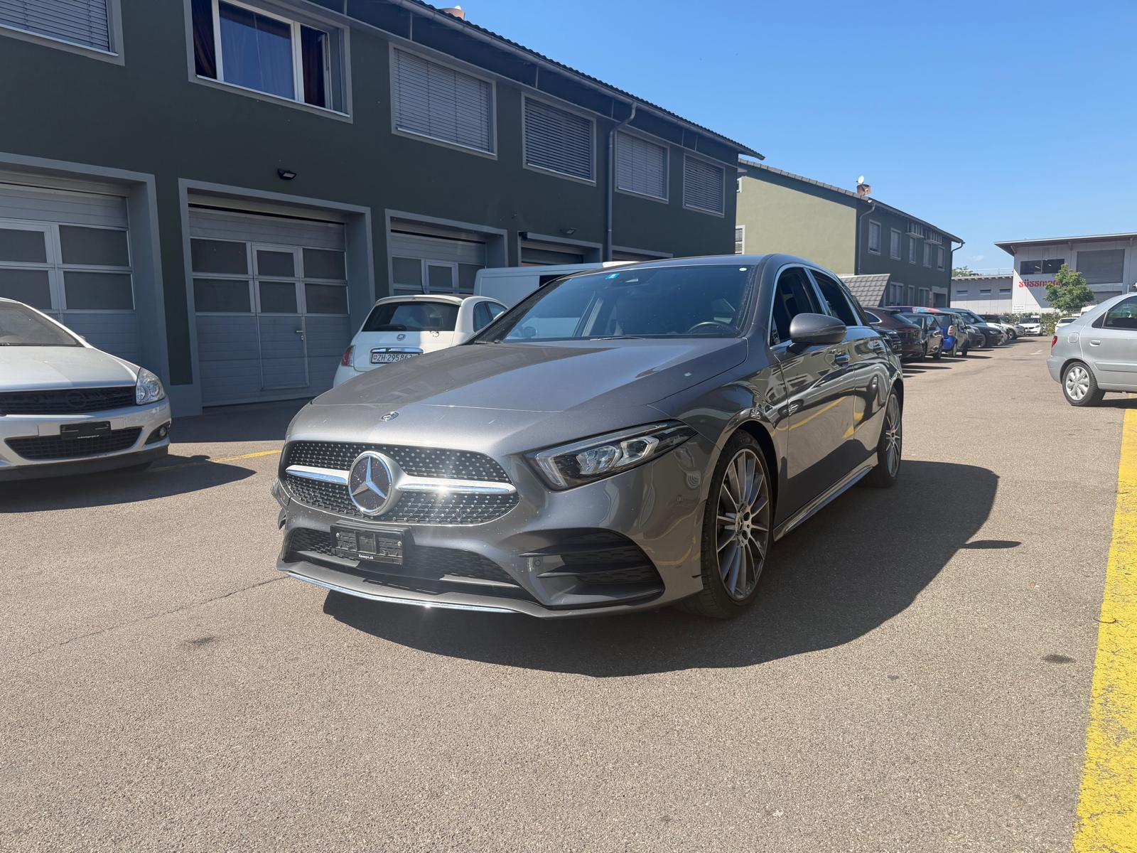 MERCEDES-BENZ A 220 AMG Line 7G-DCT 4Matic-image-0