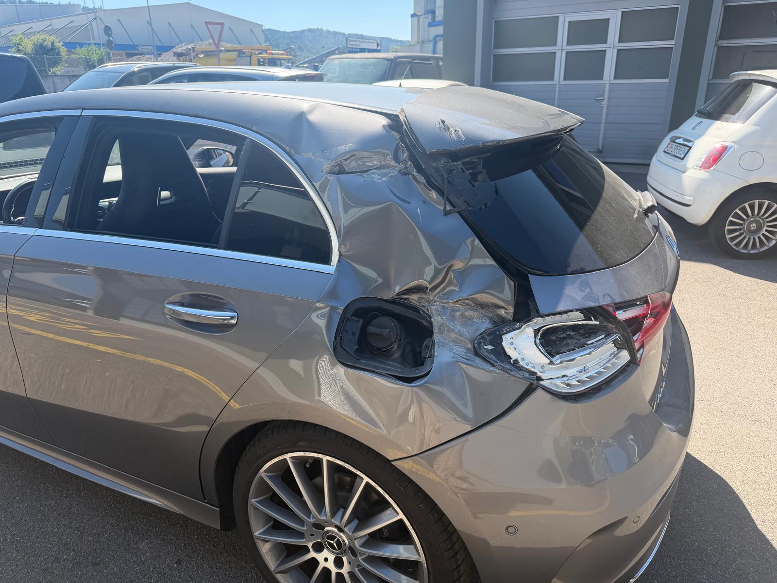 MERCEDES-BENZ A 220 AMG Line 7G-DCT 4Matic-image-6
