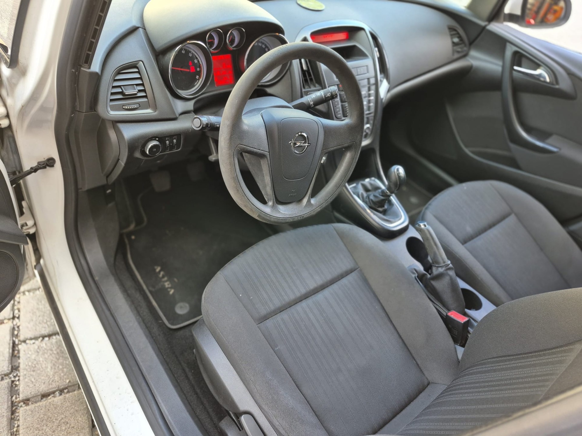OPEL Astra SportsTourer 1.6i 16V-image-9
