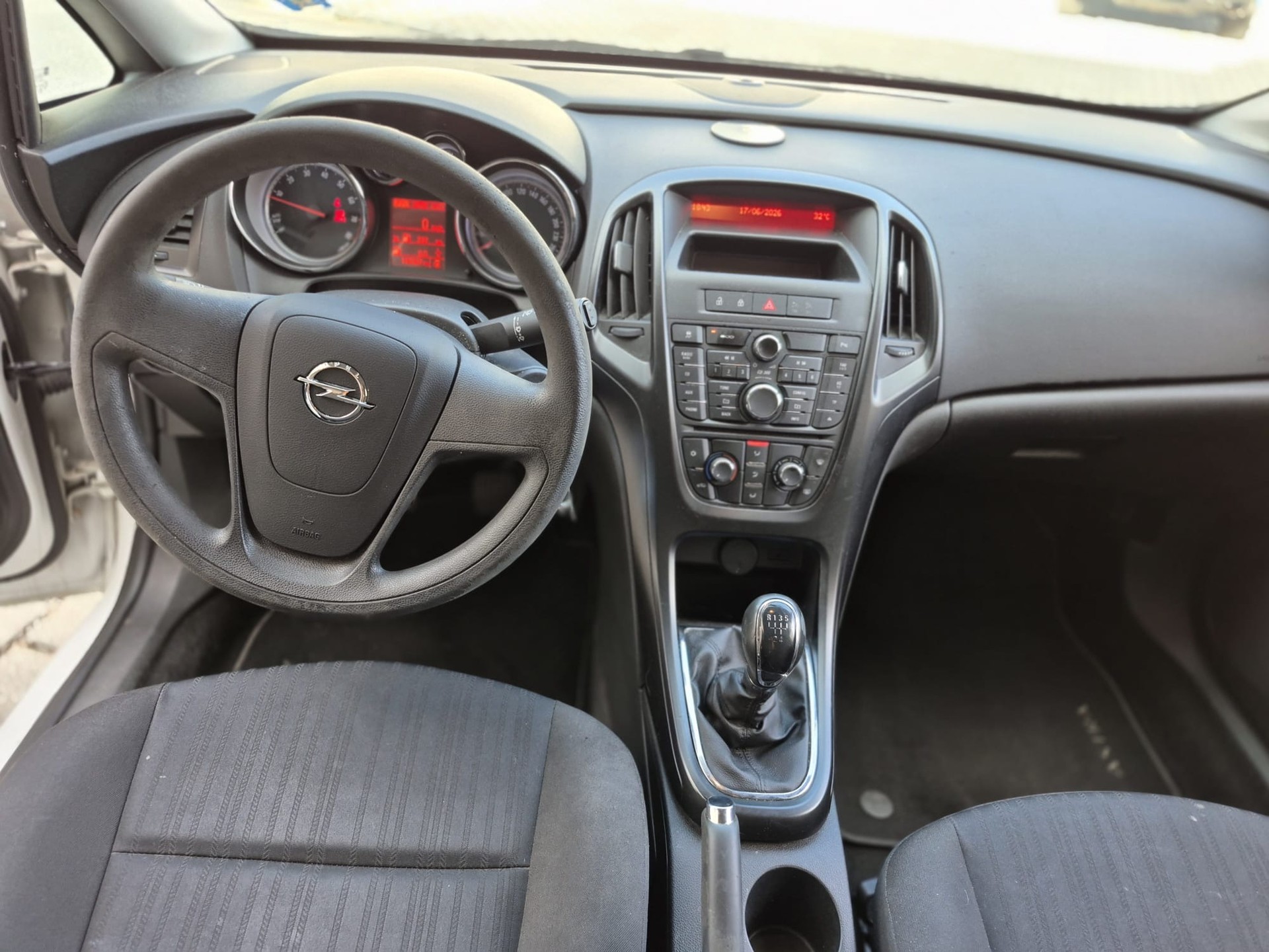 OPEL Astra SportsTourer 1.6i 16V-image-8