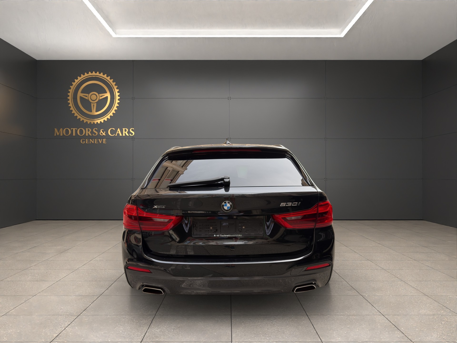 BMW 530i xDrive Touring M Sport Steptronic-image-3
