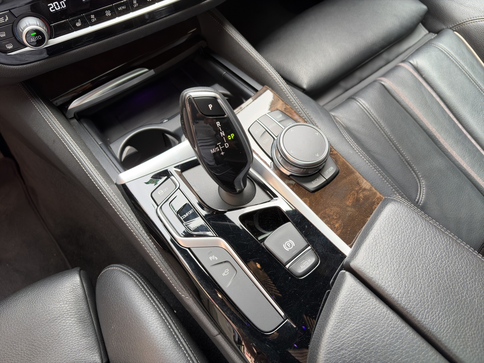 BMW 530i xDrive Touring M Sport Steptronic-image-27